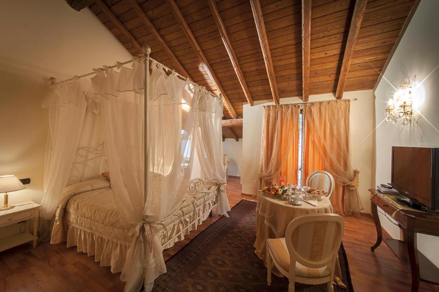 Junior Suite - Photo 1