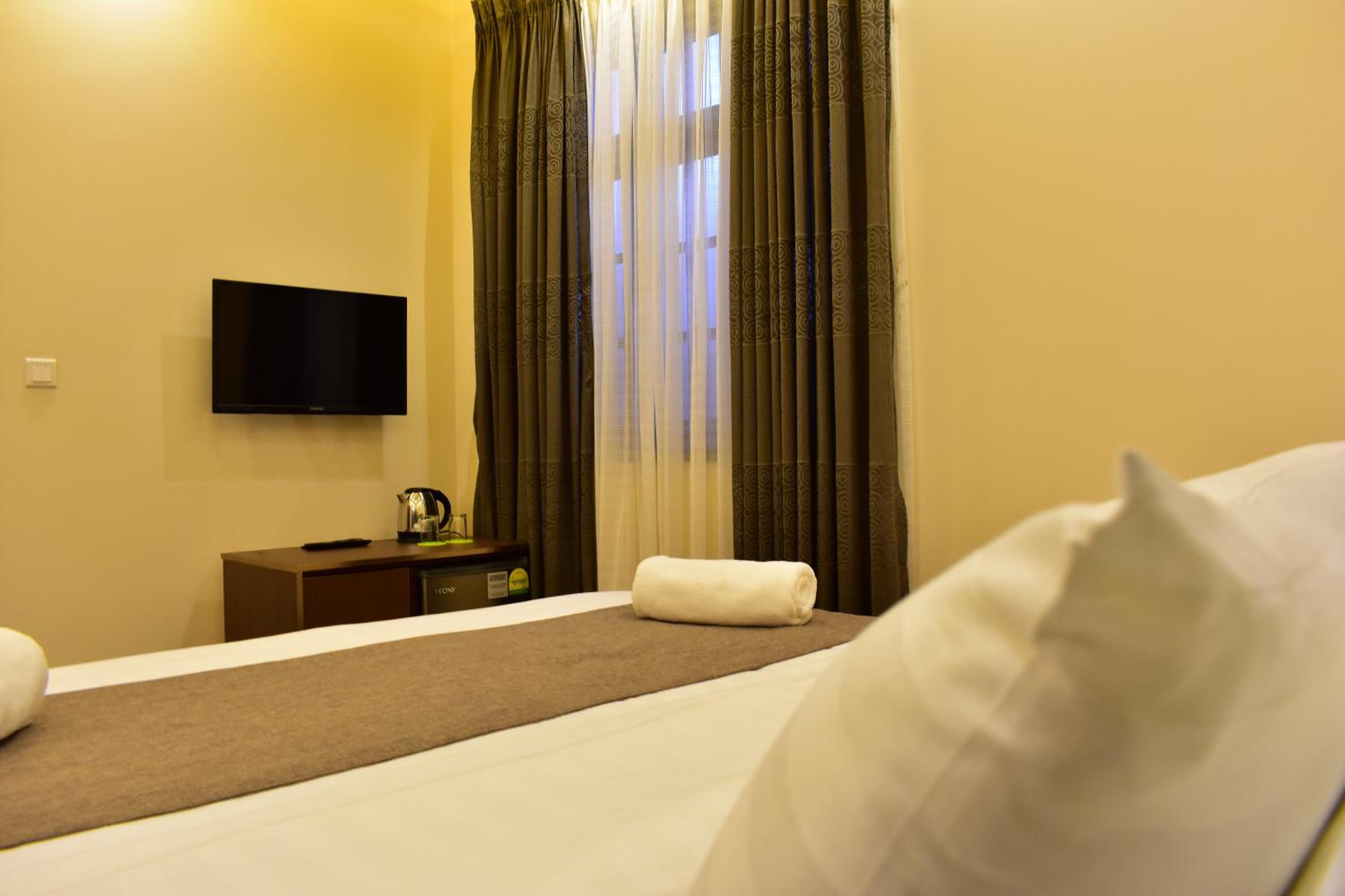 Deluxe Double Room - Photo 10