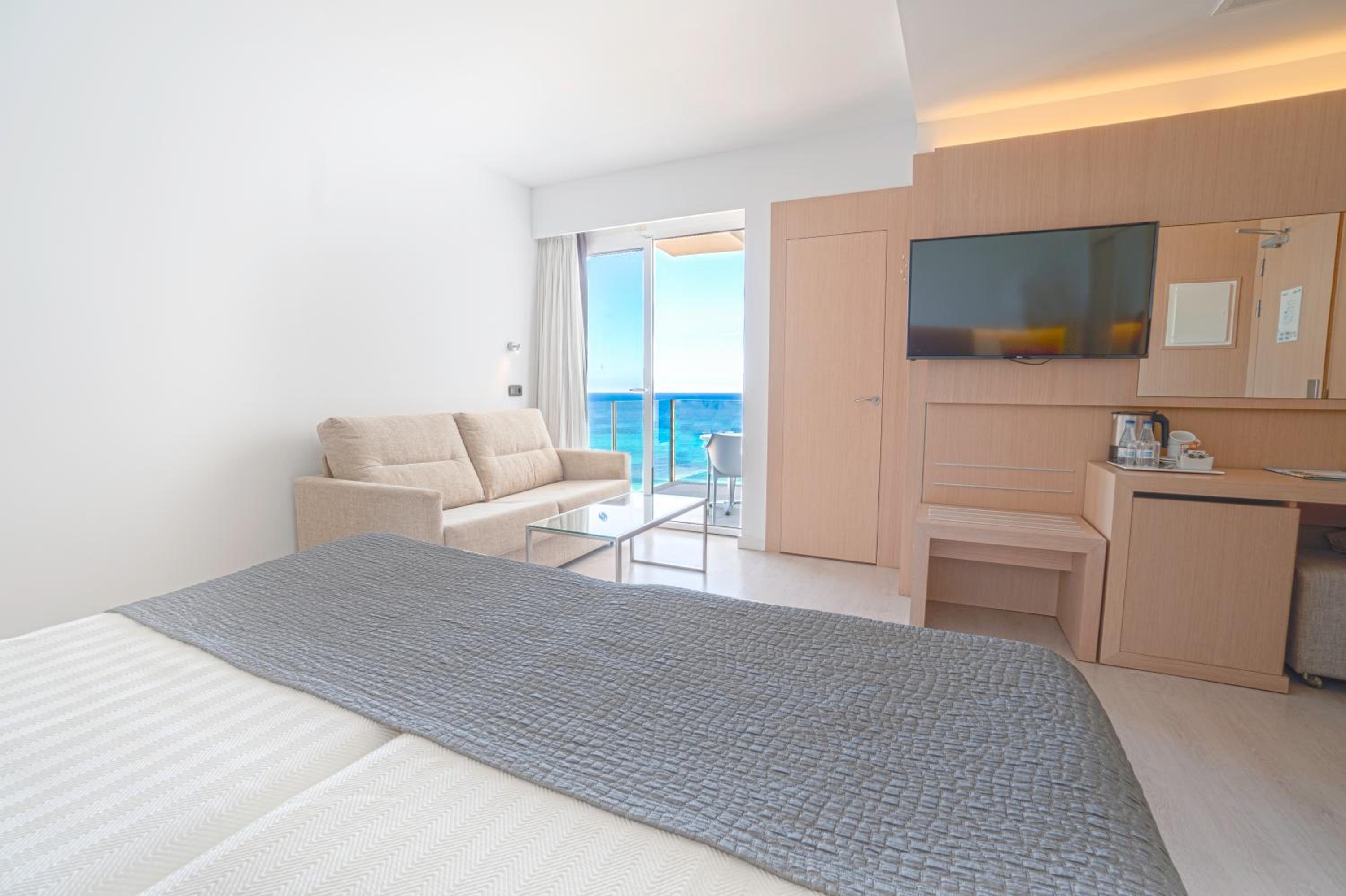 Junior Suite Lateral Sea View