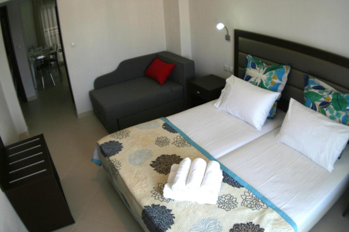 Apartment (2 Adults + 1 Child) photo 2