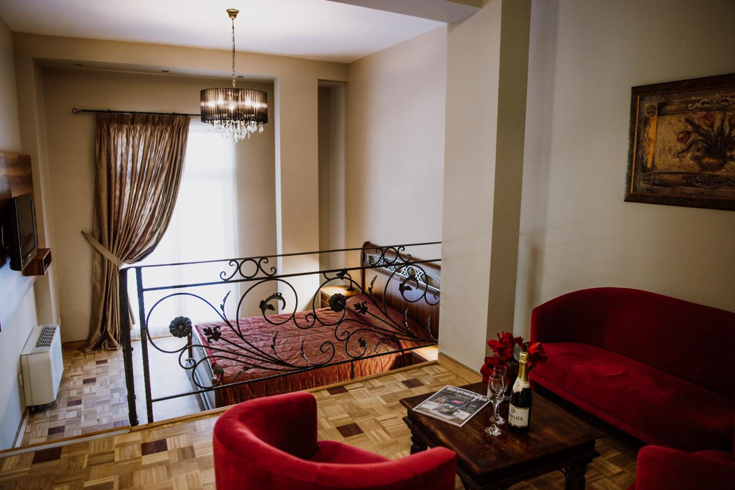 Family Suite with Balcony photo 2