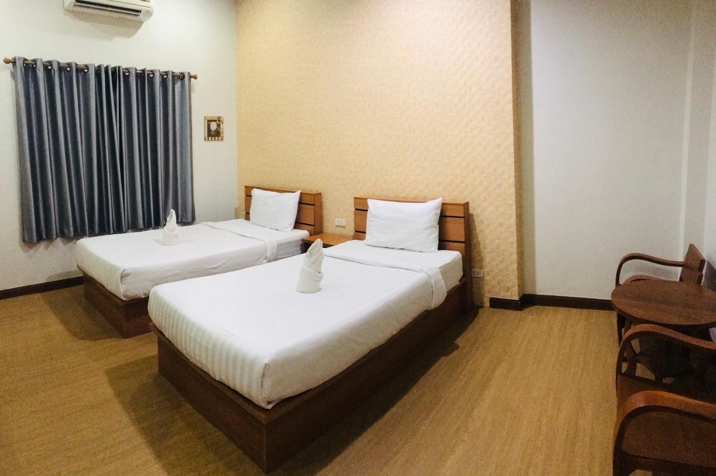 Standard Twin Room - Photo 2