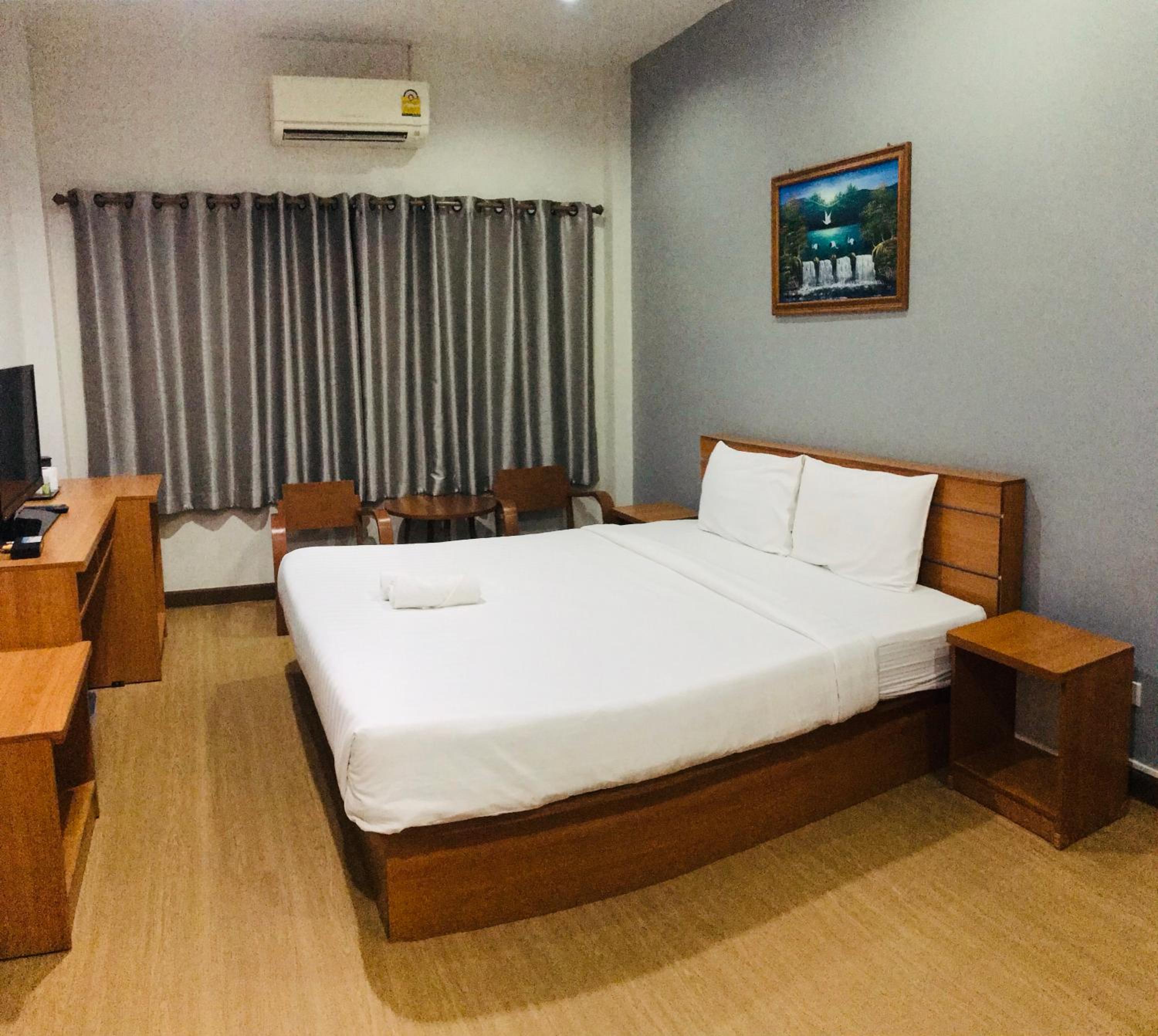Standard Double Room - Photo 9