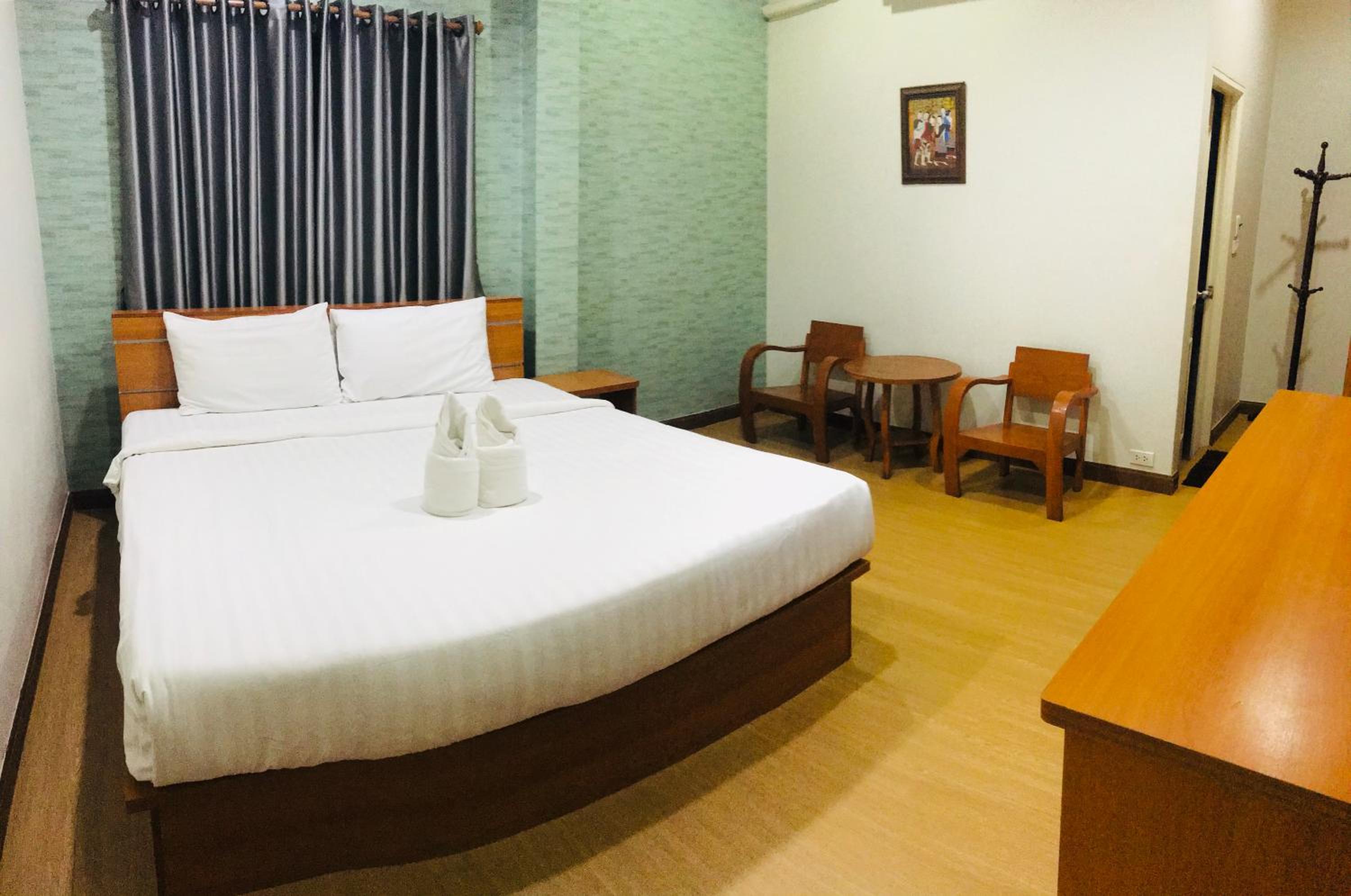 Standard Double Room - Photo 8