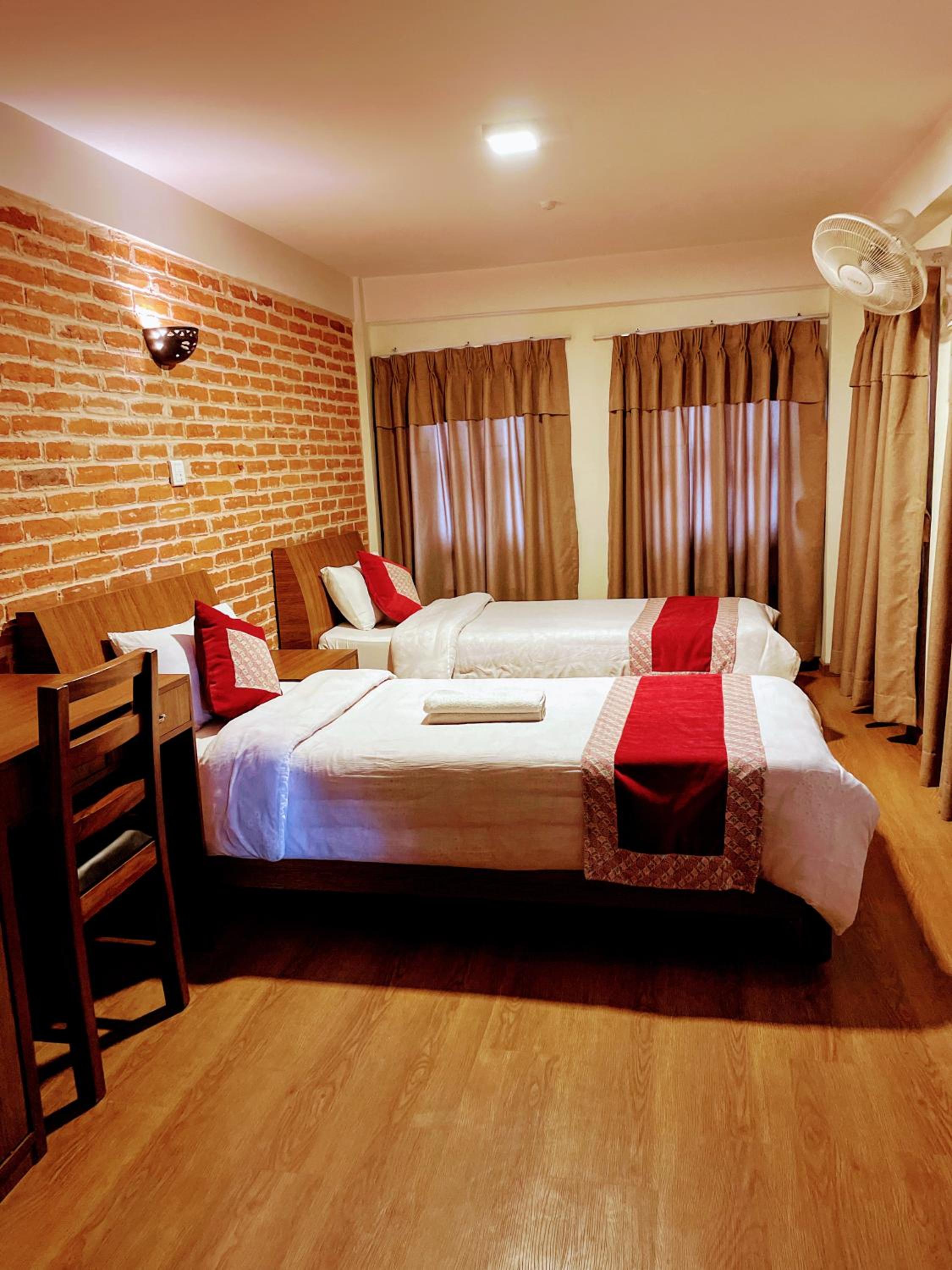 Standard Twin Room
