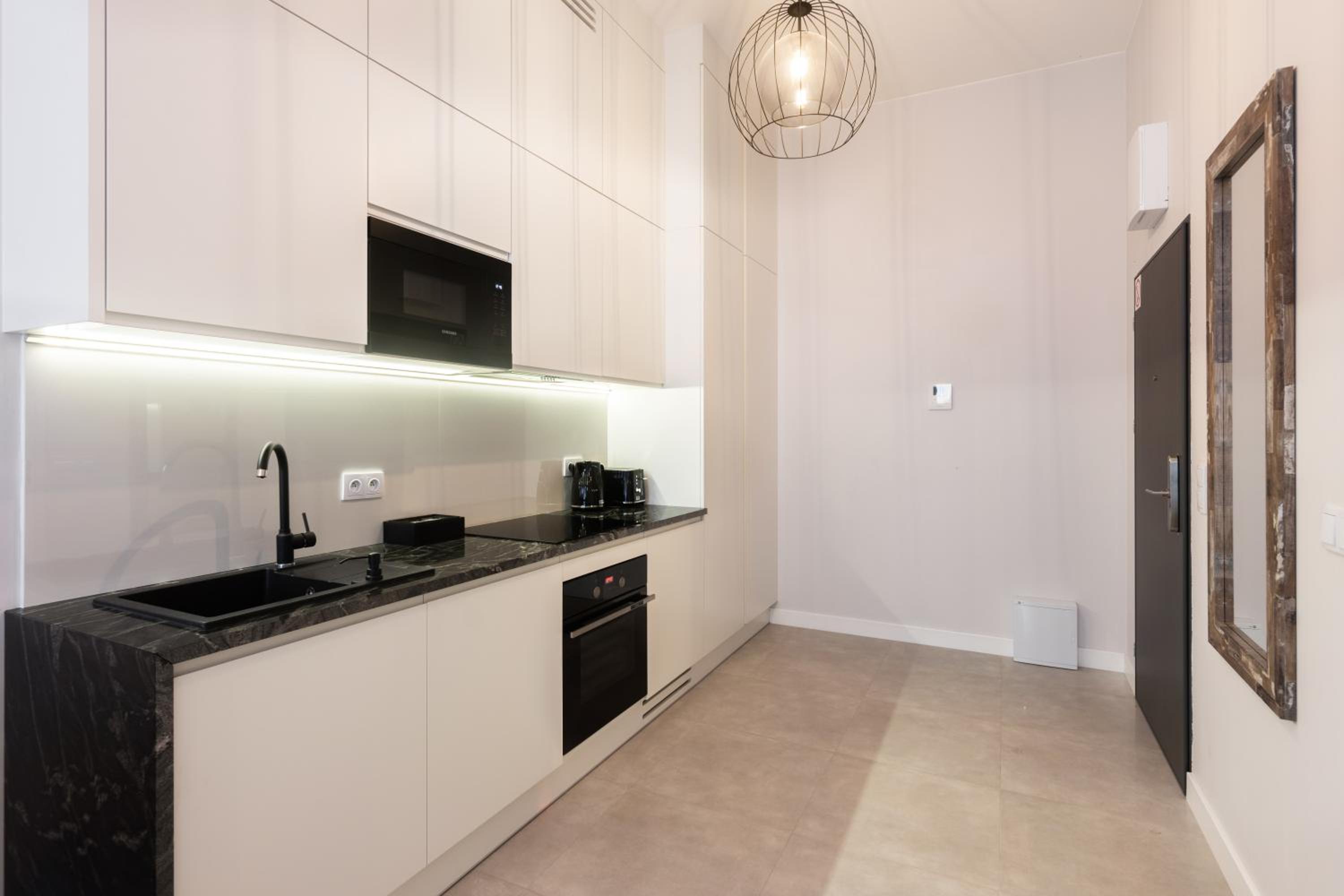 One-Bedroom Apartment - Photo 9