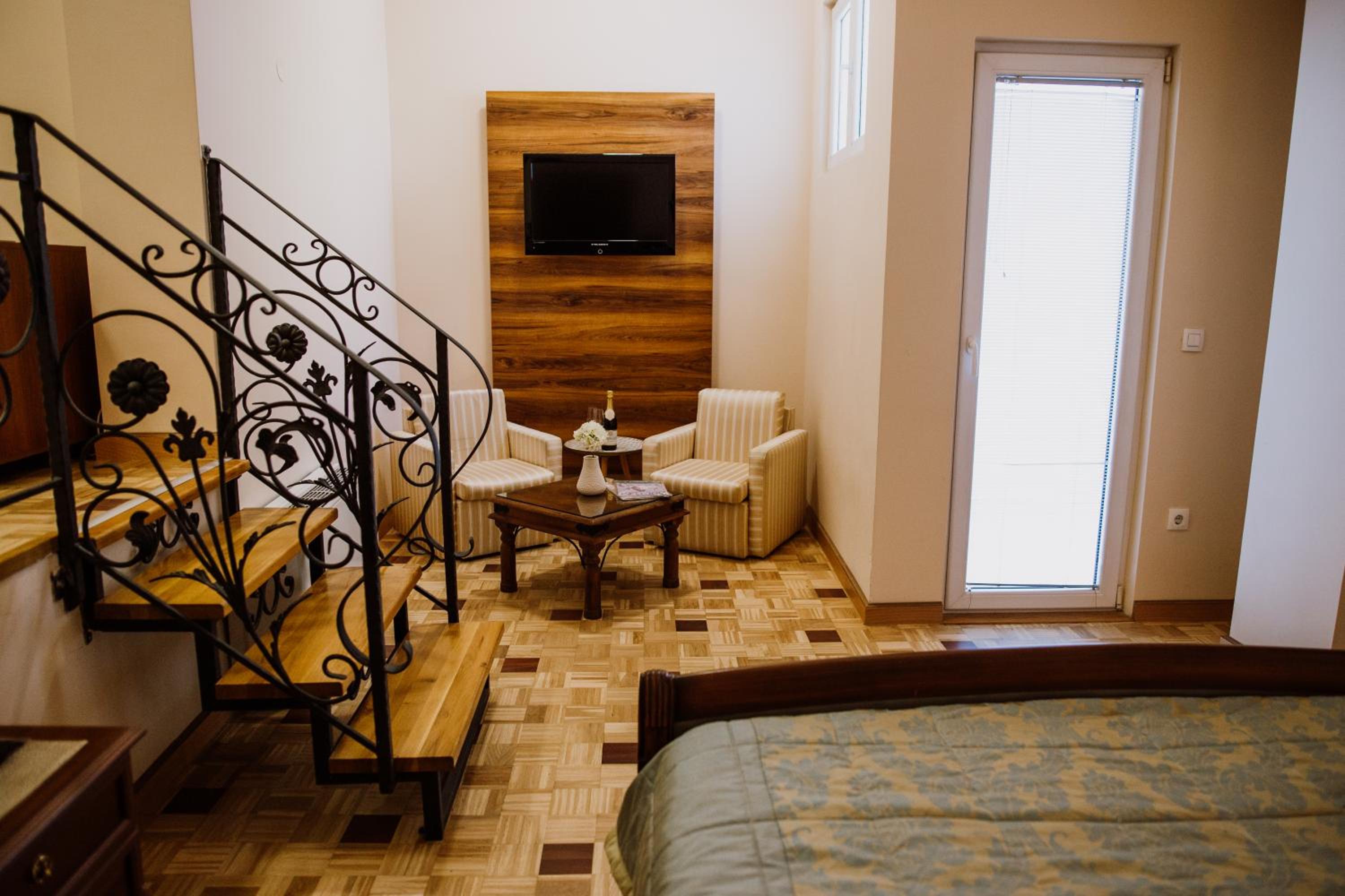 Family Suite with Balcony photo 3