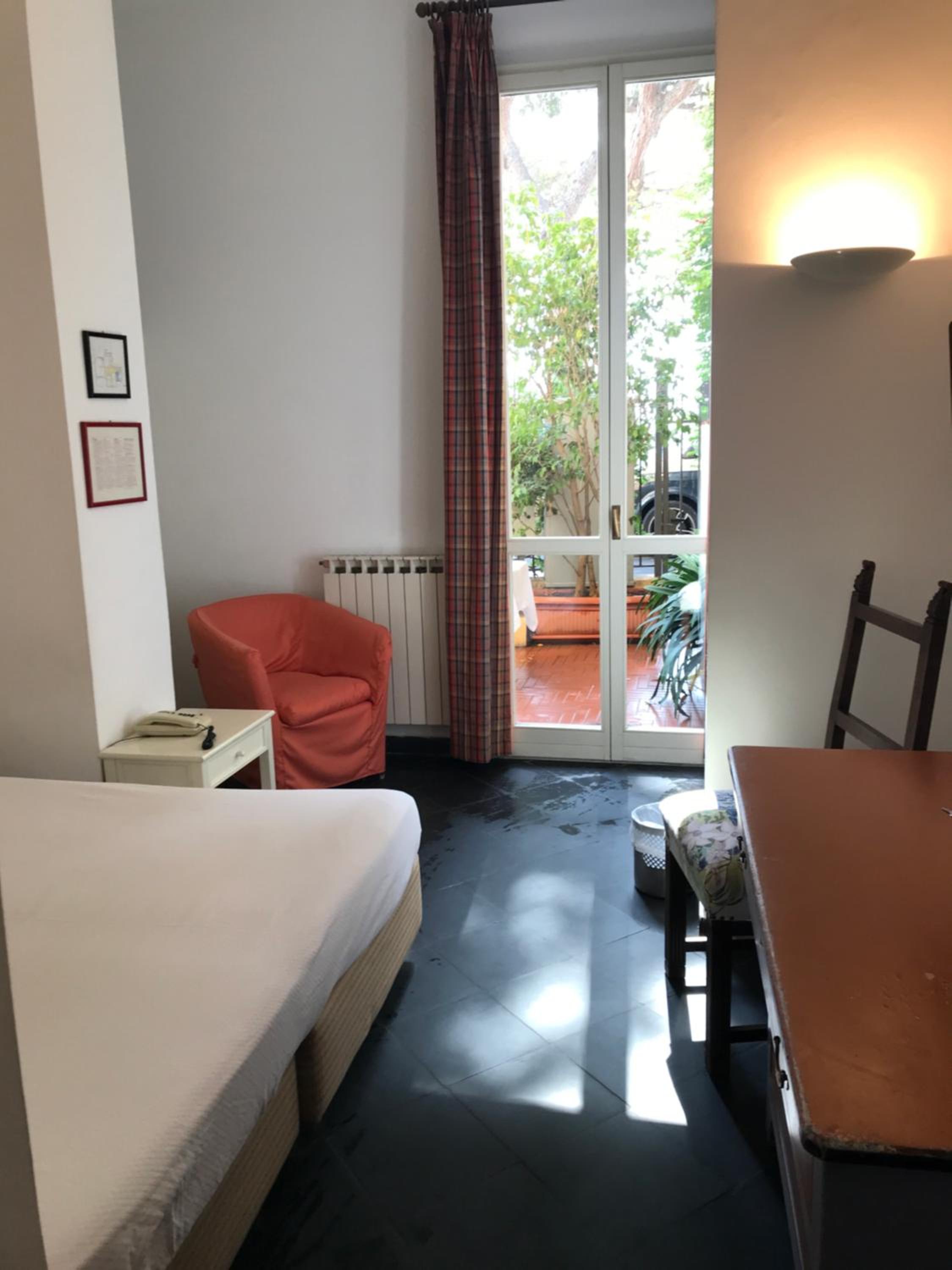 Double or Twin Room - Photo 6