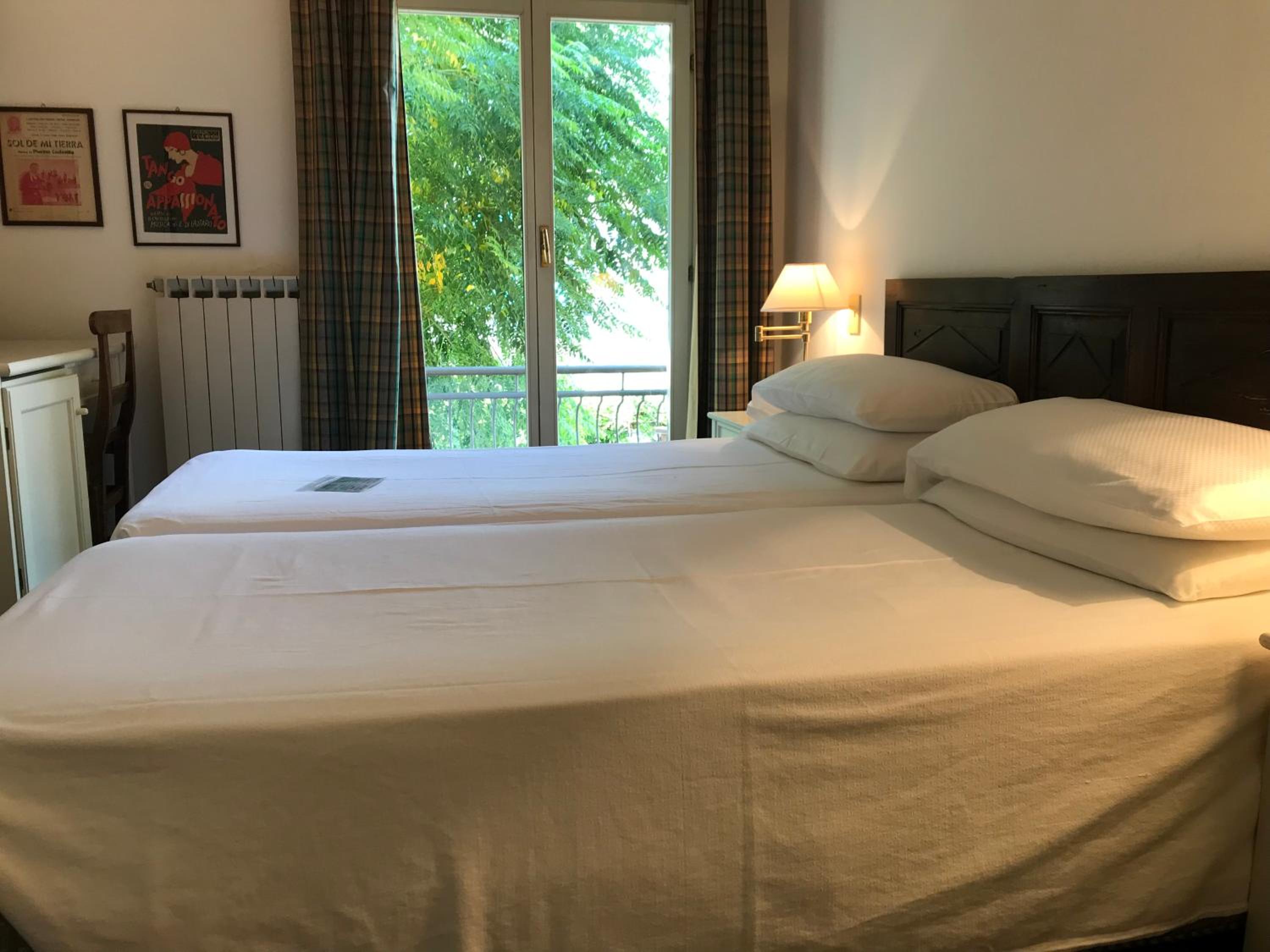 Standard Double or Twin Room - Photo 15