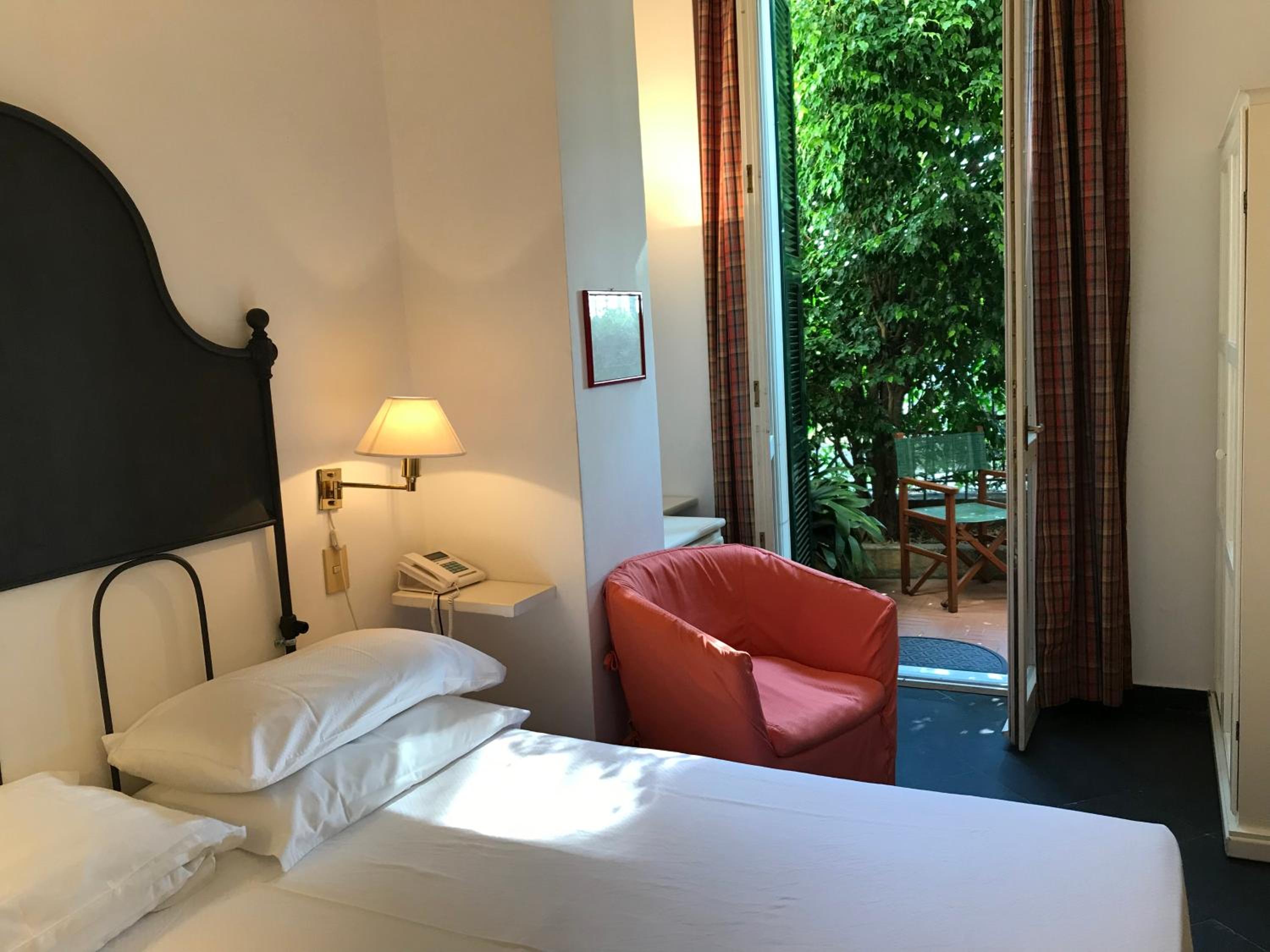 Double or Twin Room - Photo 5