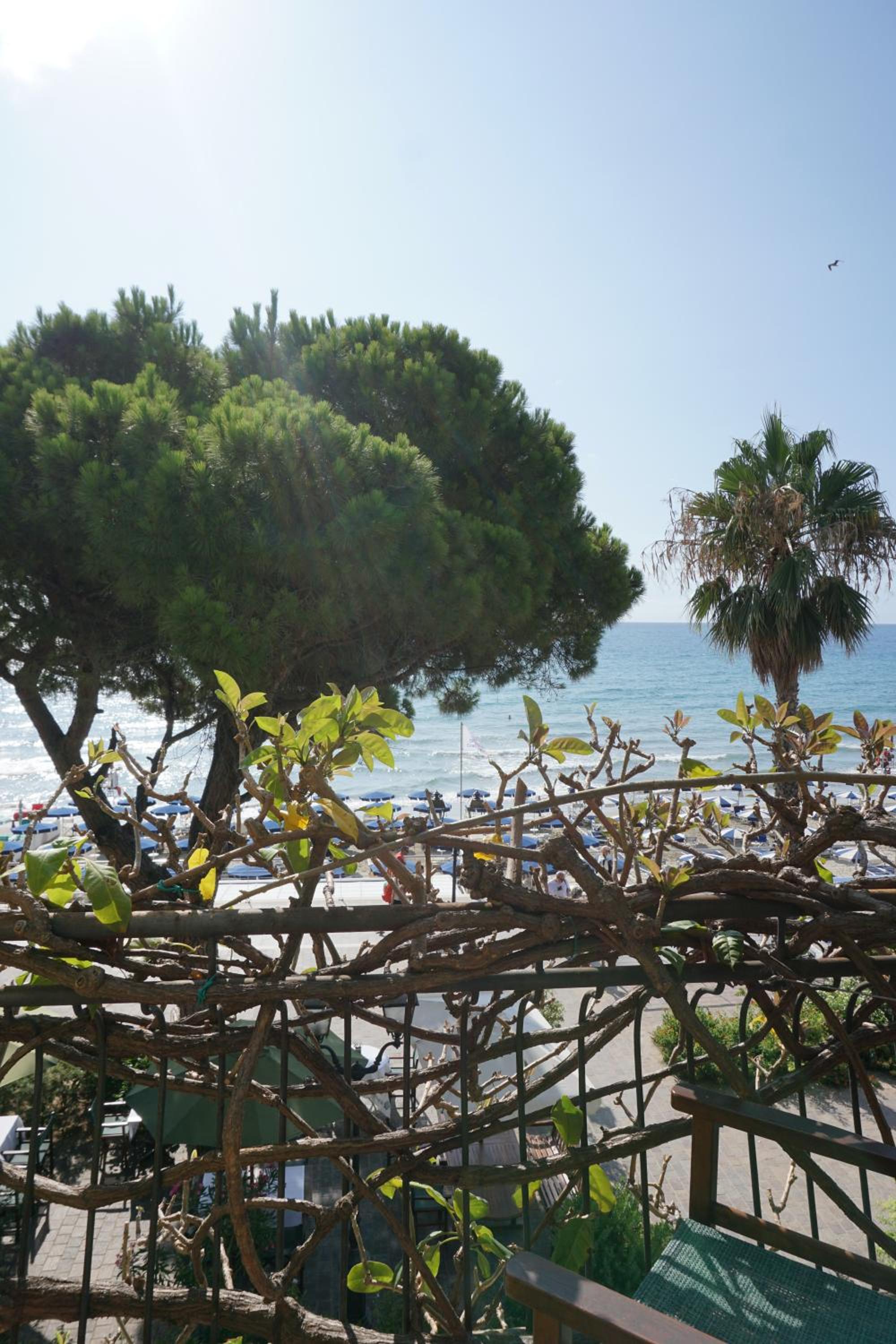 Double or Twin Room with Sea View - Photo 16