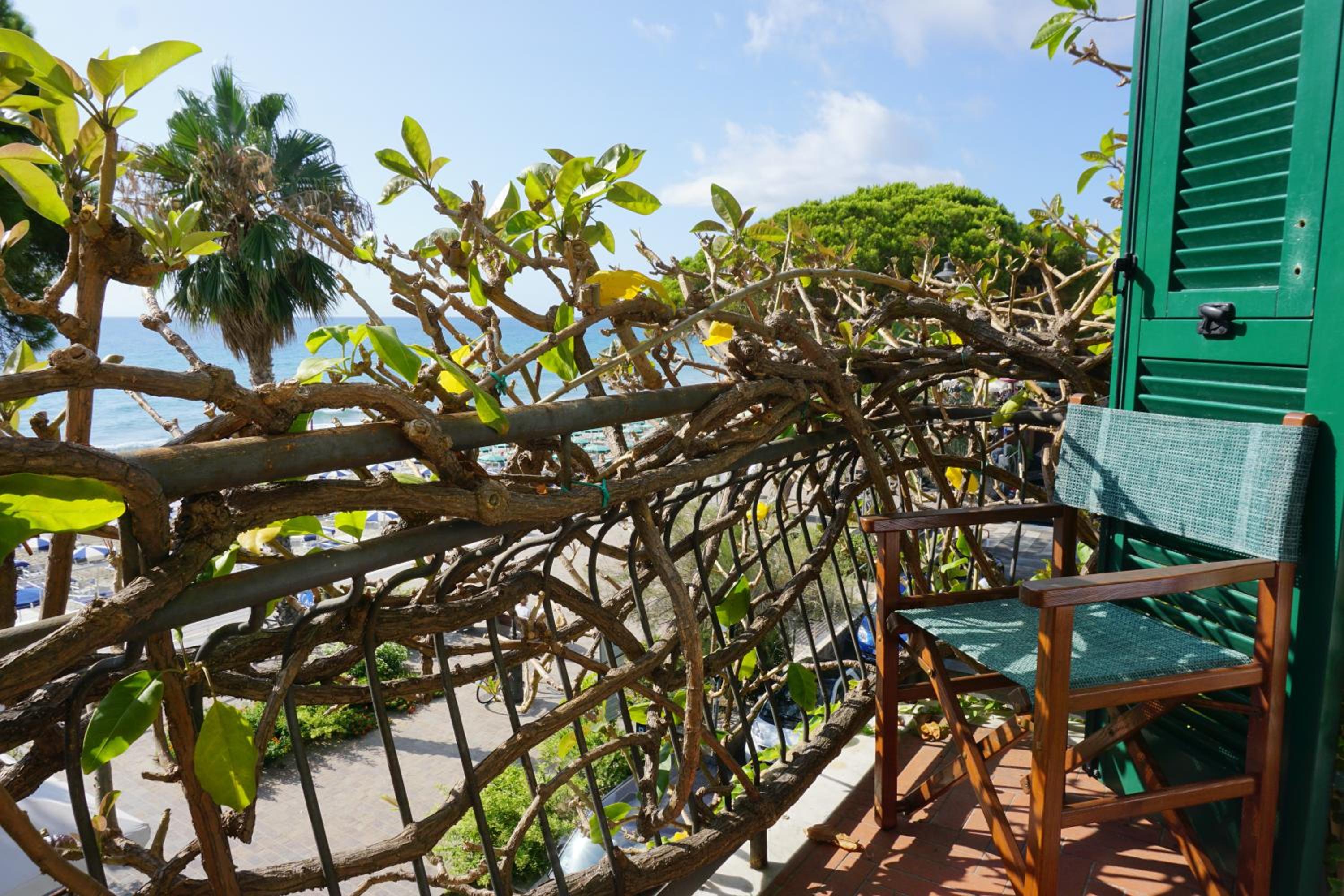 Double or Twin Room with Sea View - Photo 2