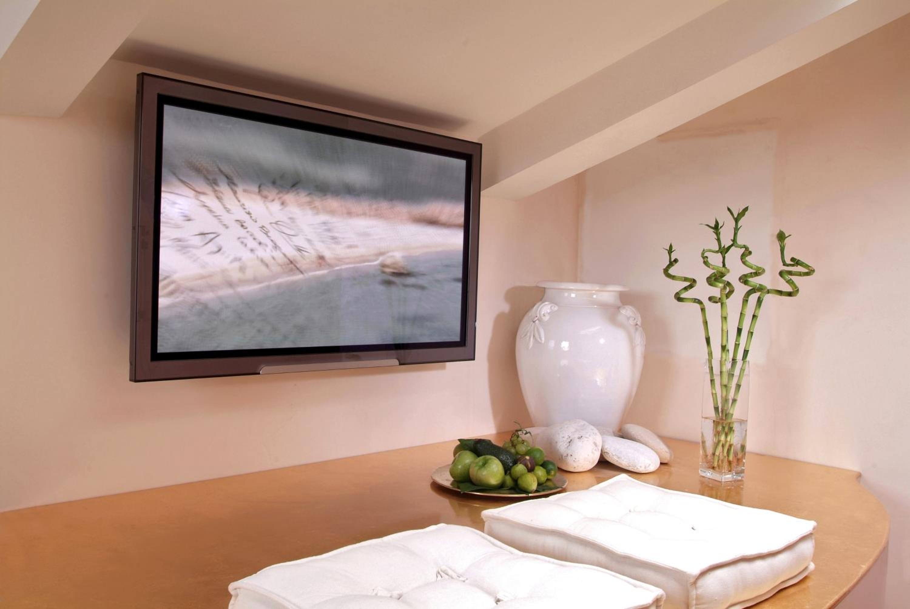 Suite with Terrace thumbnail 6