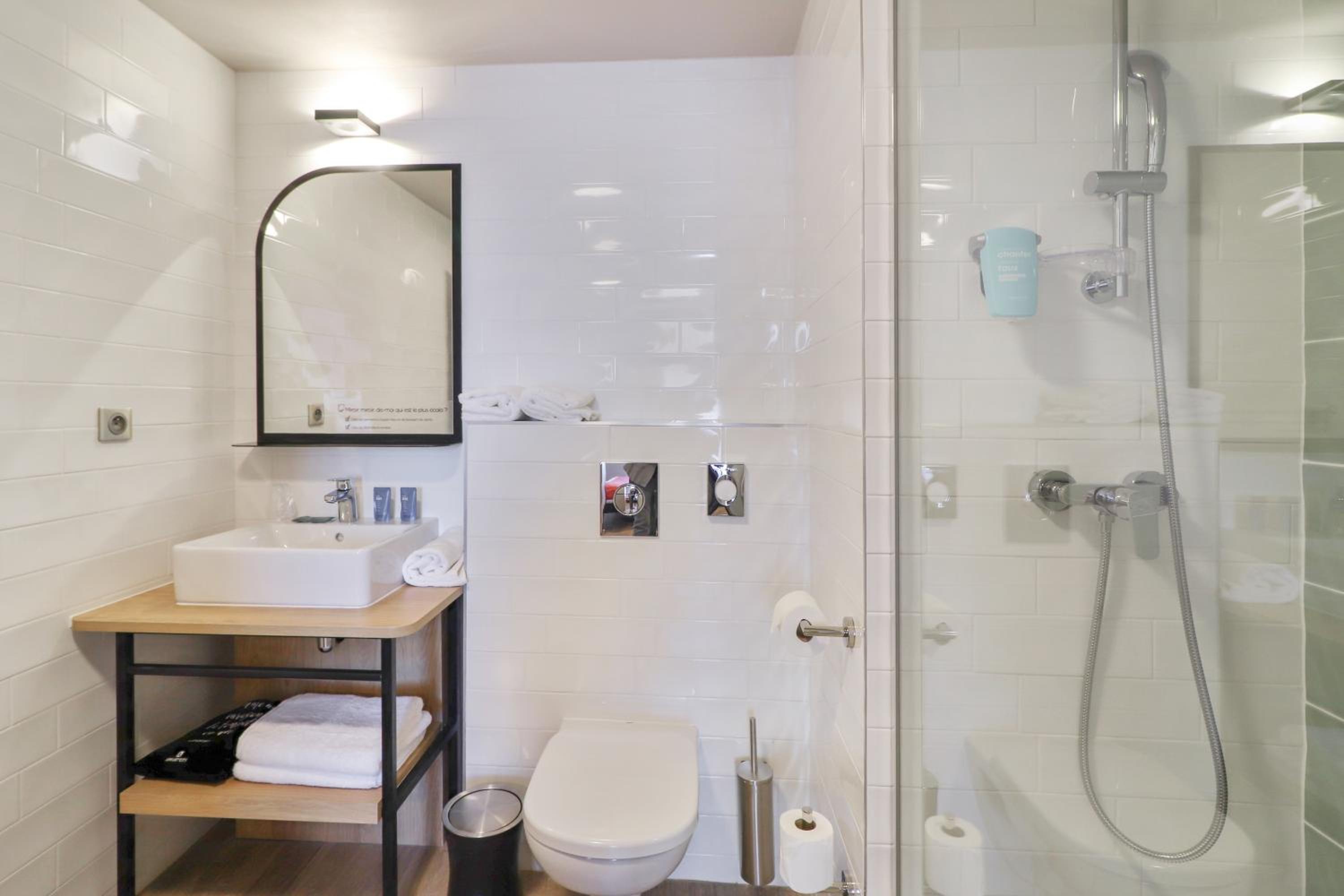 One-Bedroom Apartment - Photo 6