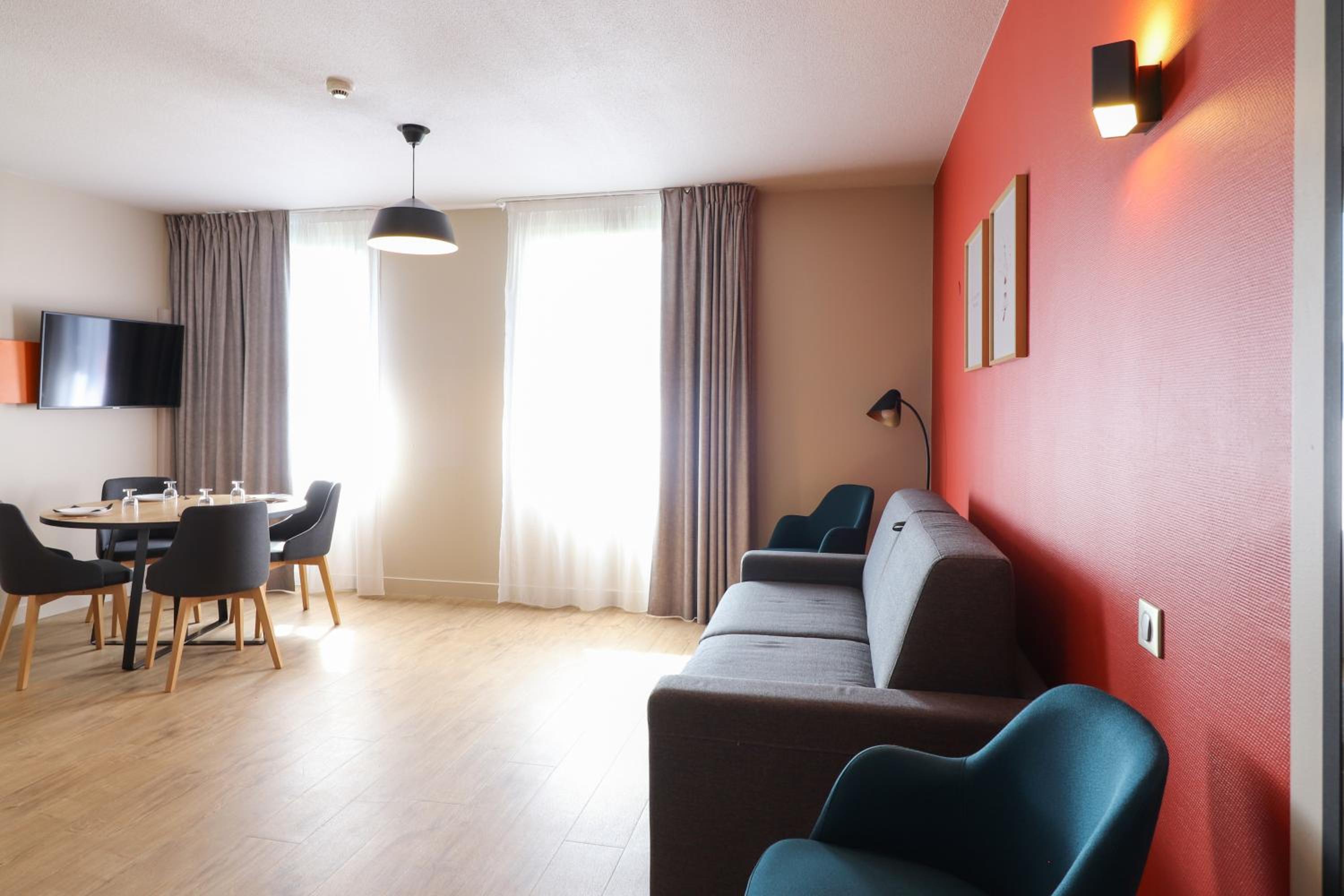 Two-Bedroom Apartment - Photo 4