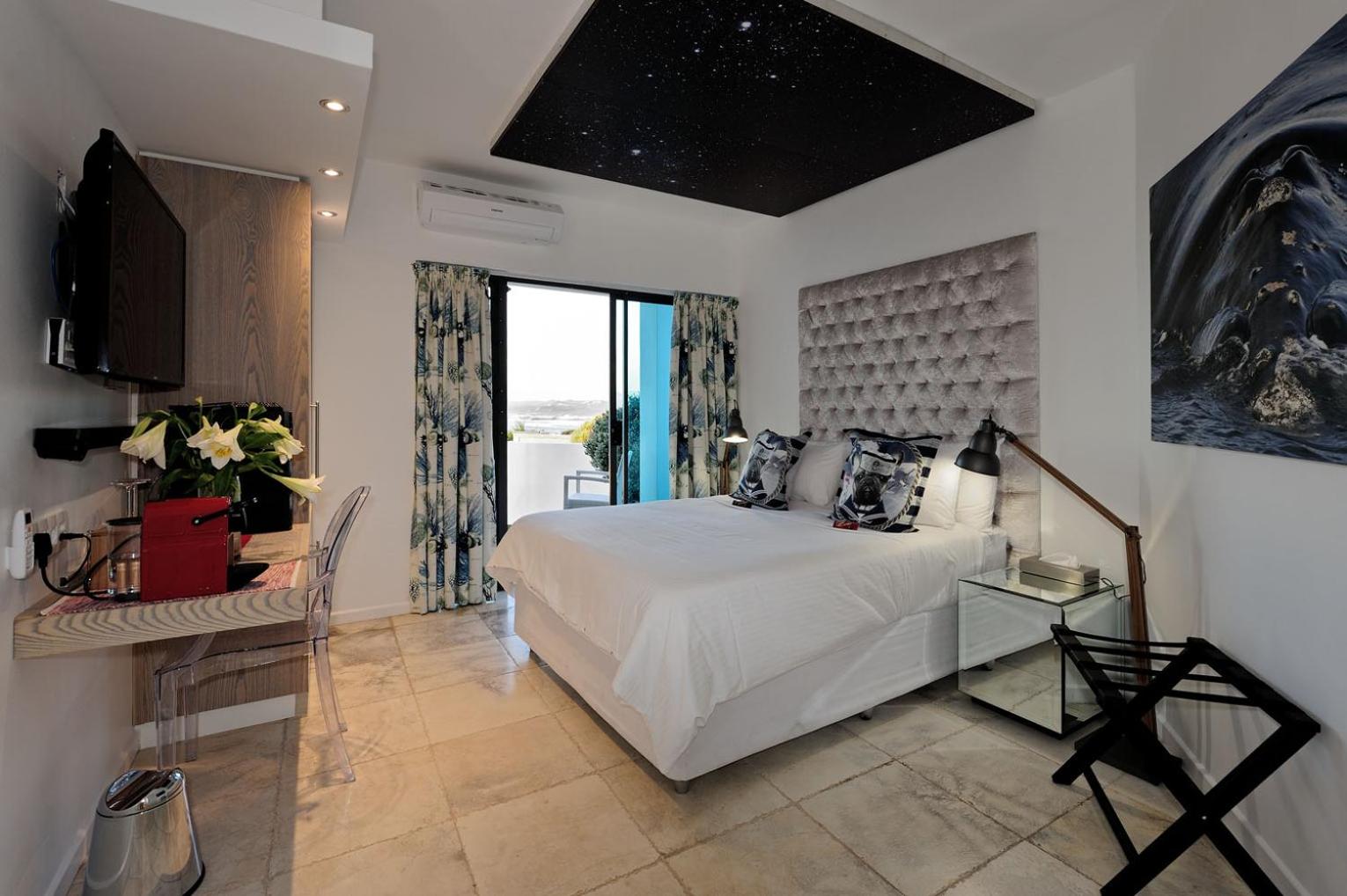 Double Room with Balcony - Photo 1