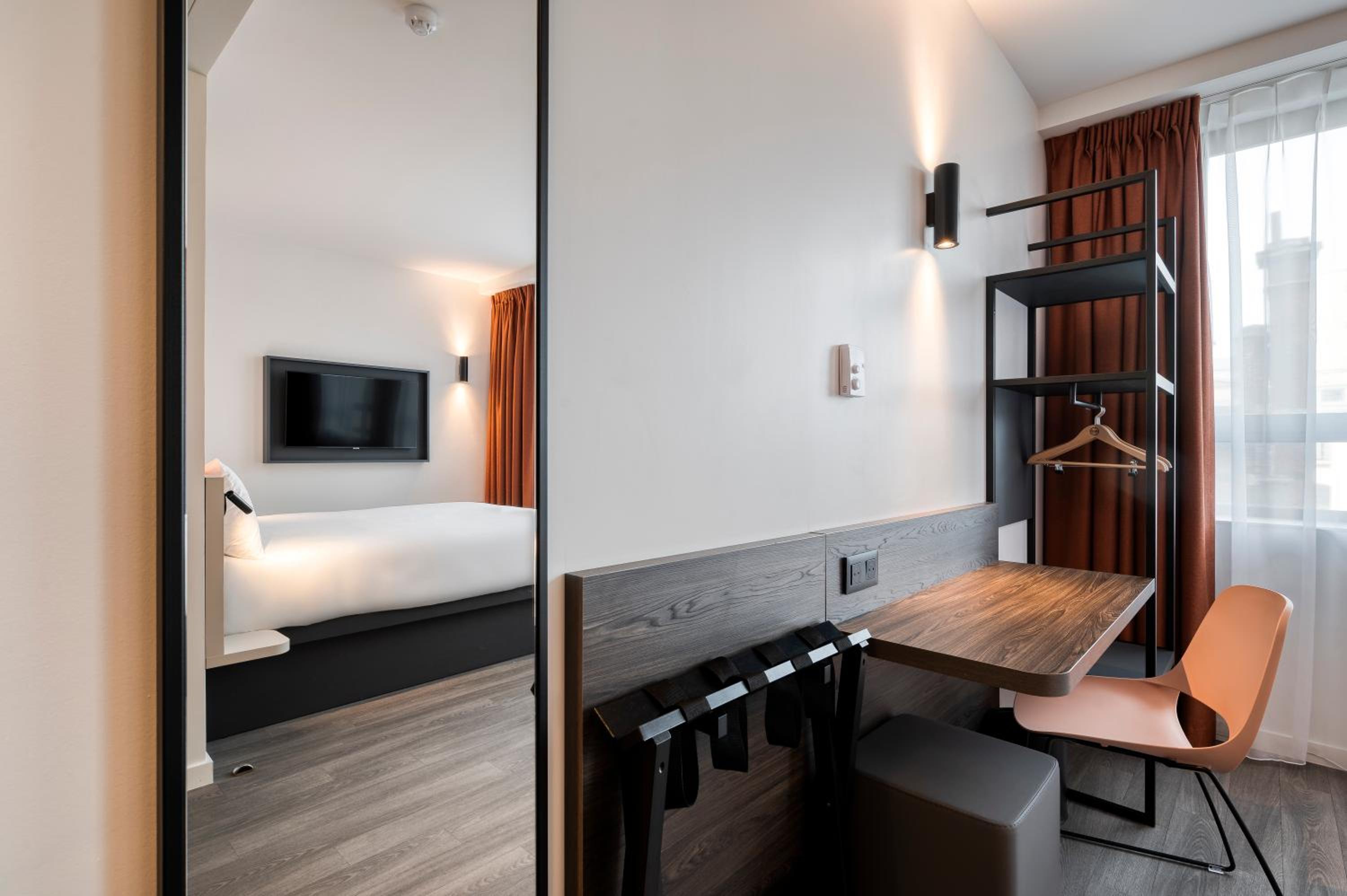 Double Room - Disability Access - Photo 8