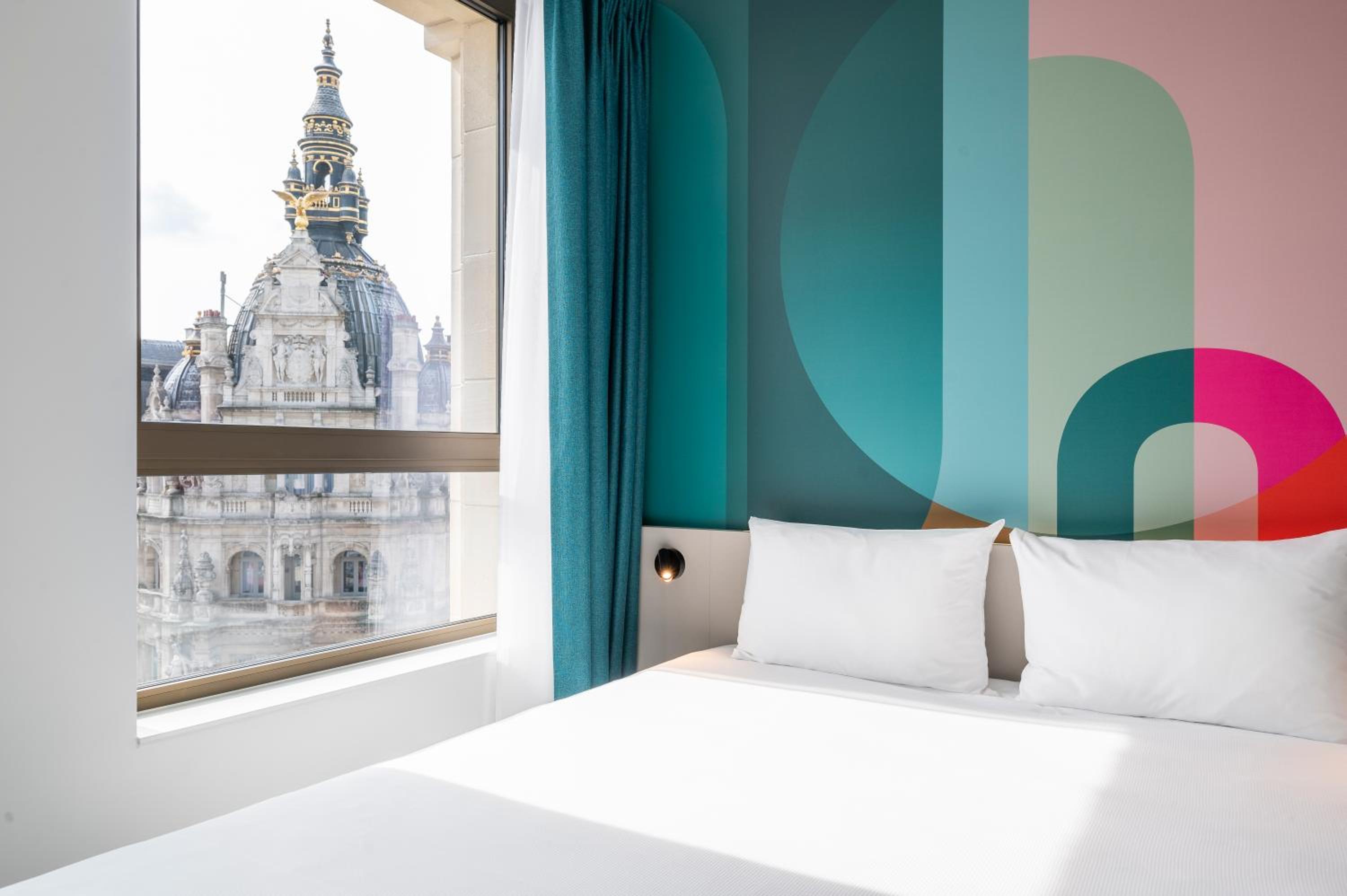 Standard Double Room - Photo 11
