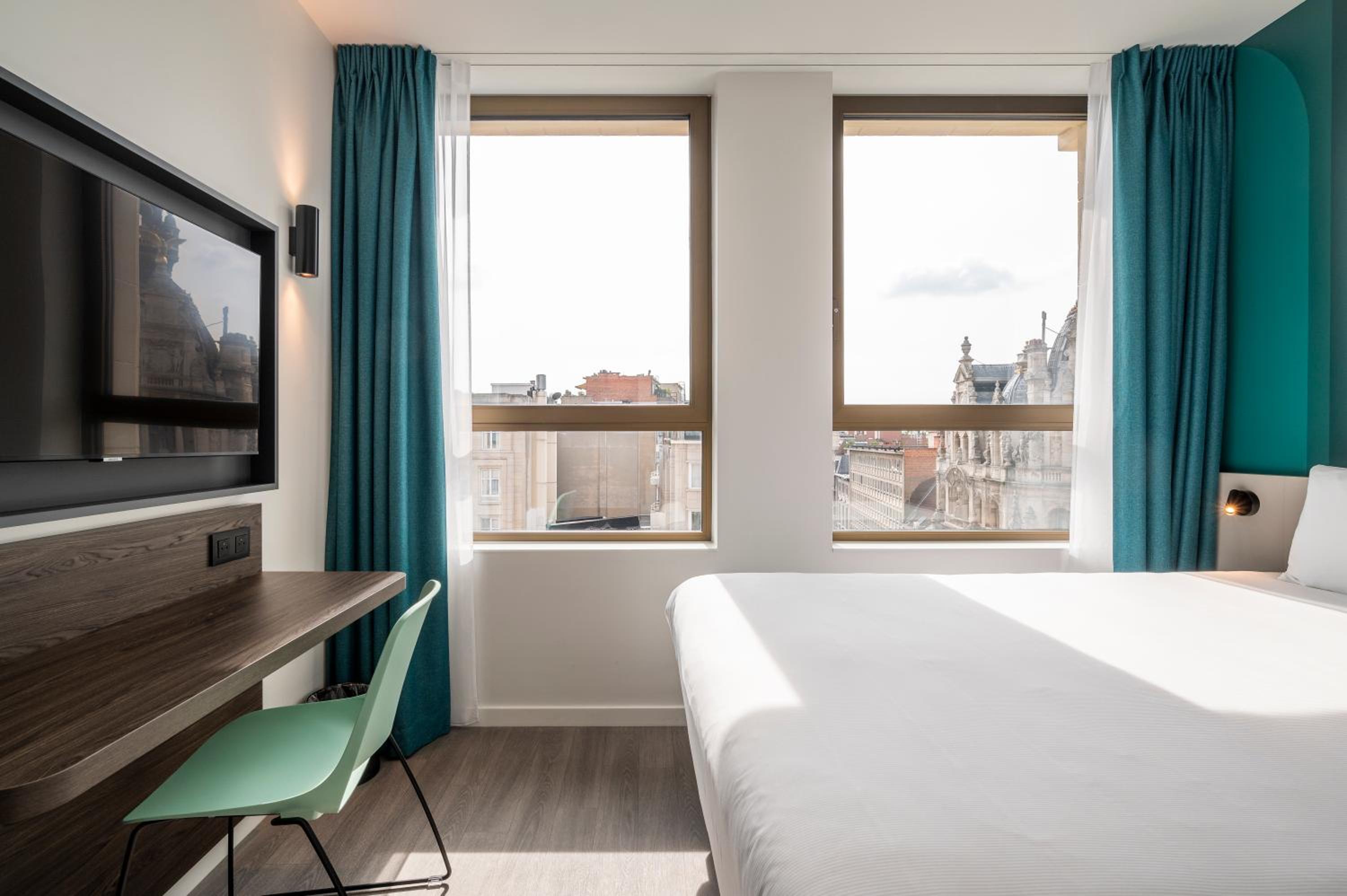 Standard Double Room - Photo 12