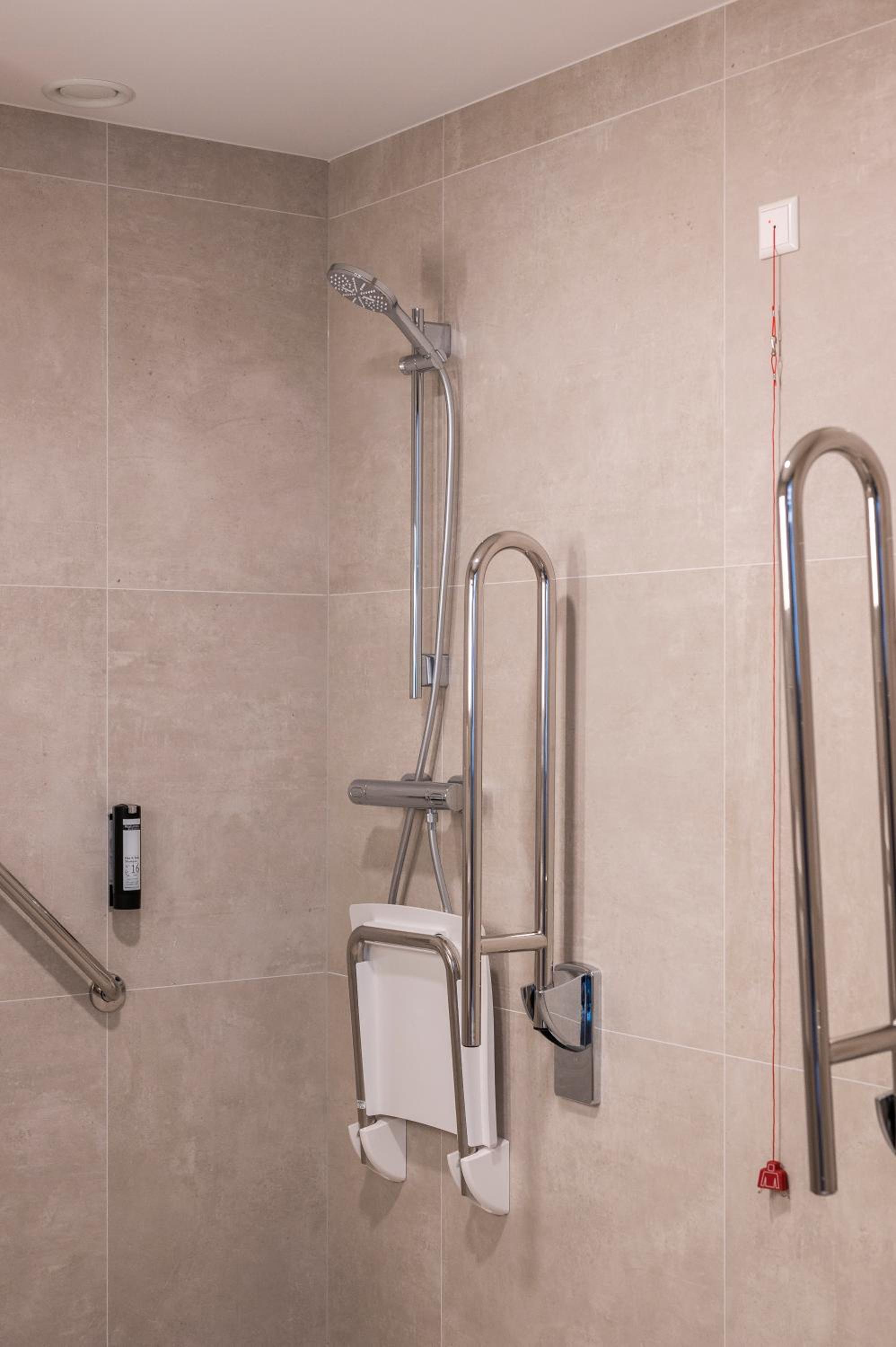 Double Room - Disability Access - Photo 13