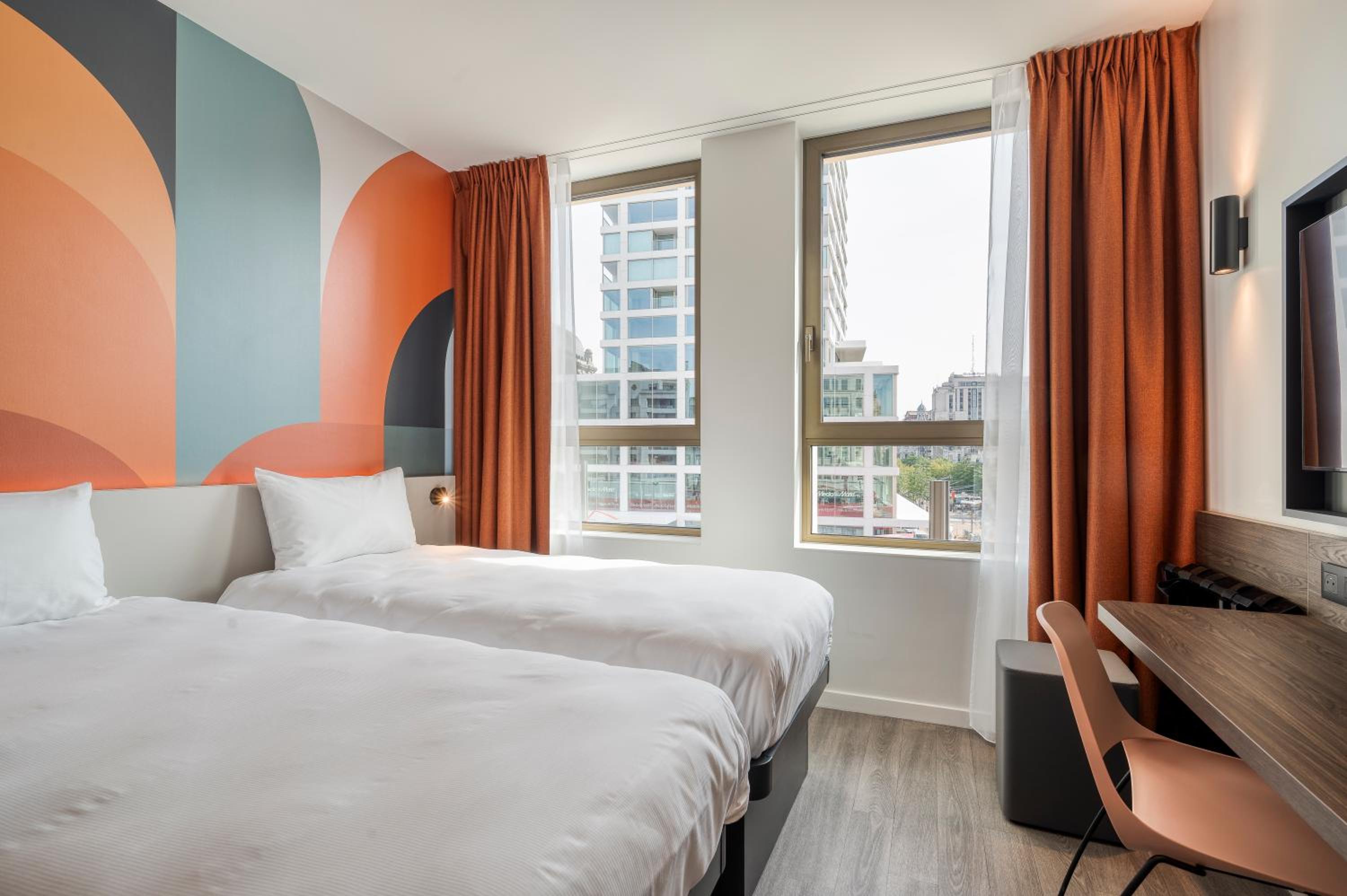 Standard Twin Room - Photo 2