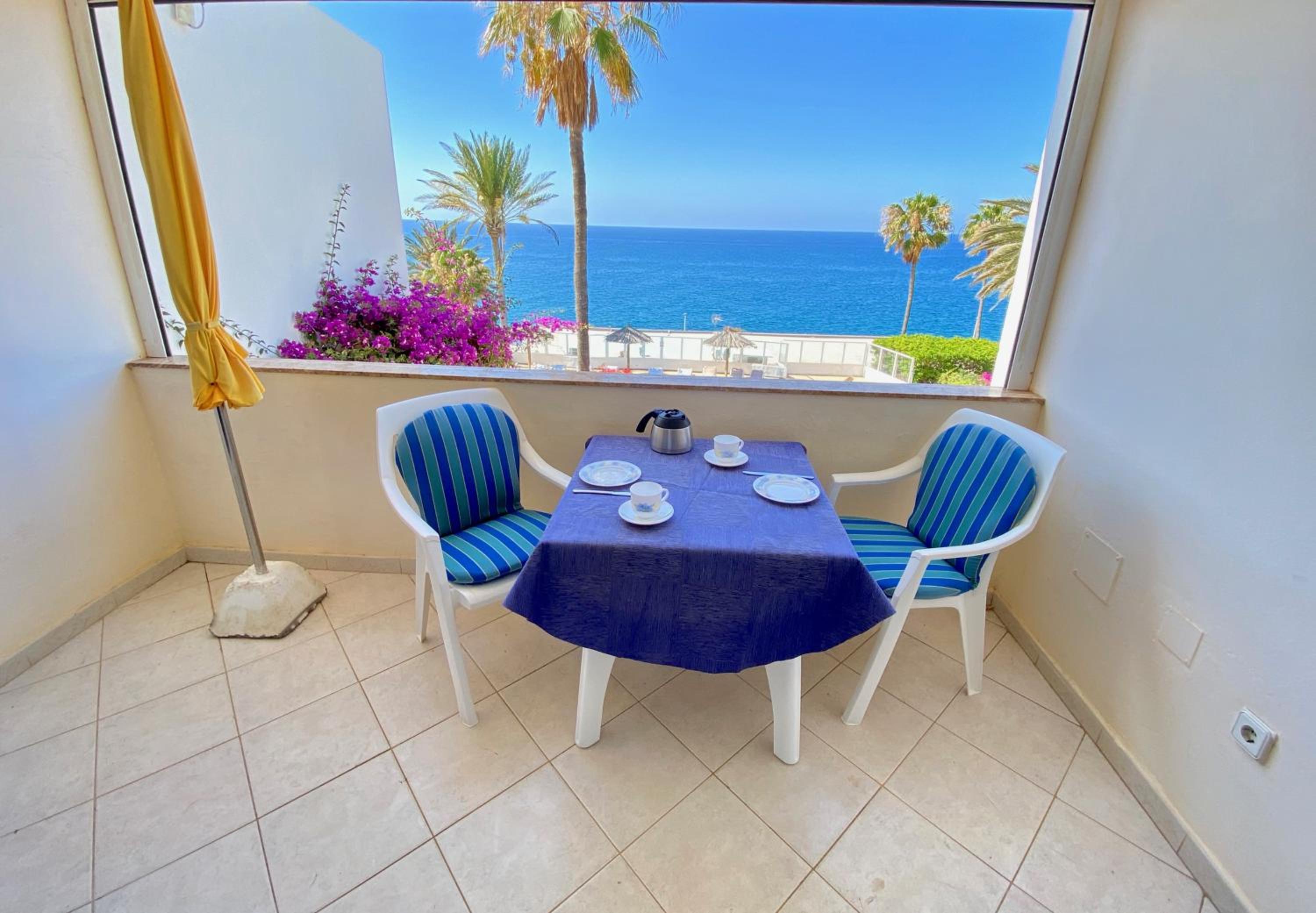 Apartment with Balcony photo 1