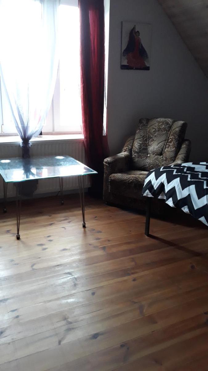 Family Room with Garden View - Photo 11