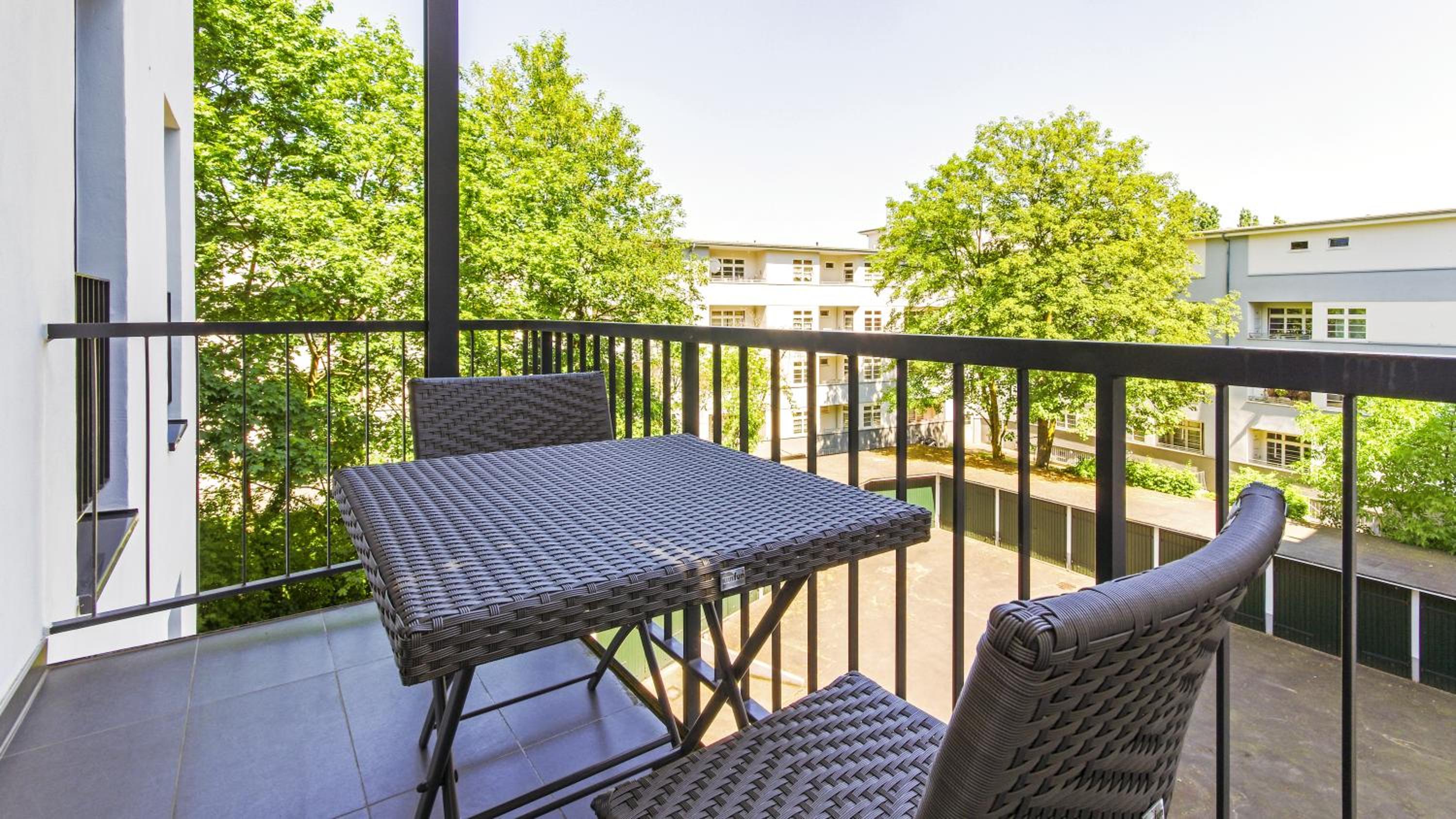 Deluxe Double Room with Balcony - Photo 2