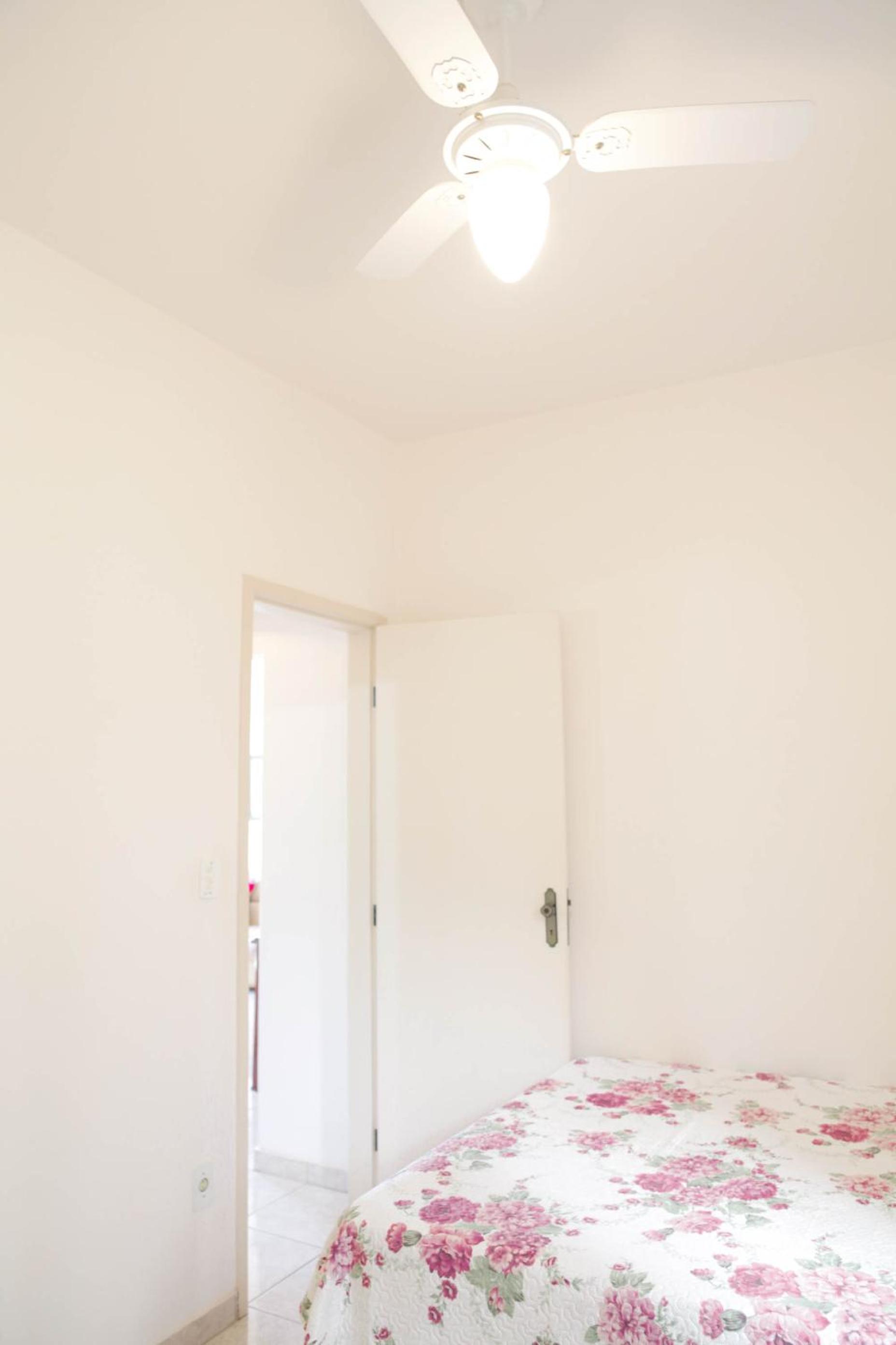 Three-Bedroom Apartment - Photo 7