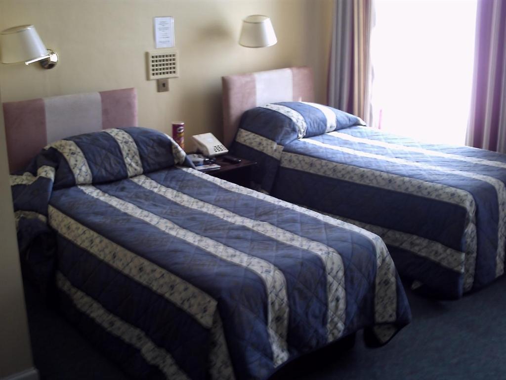 Standard Twin Room photo 3