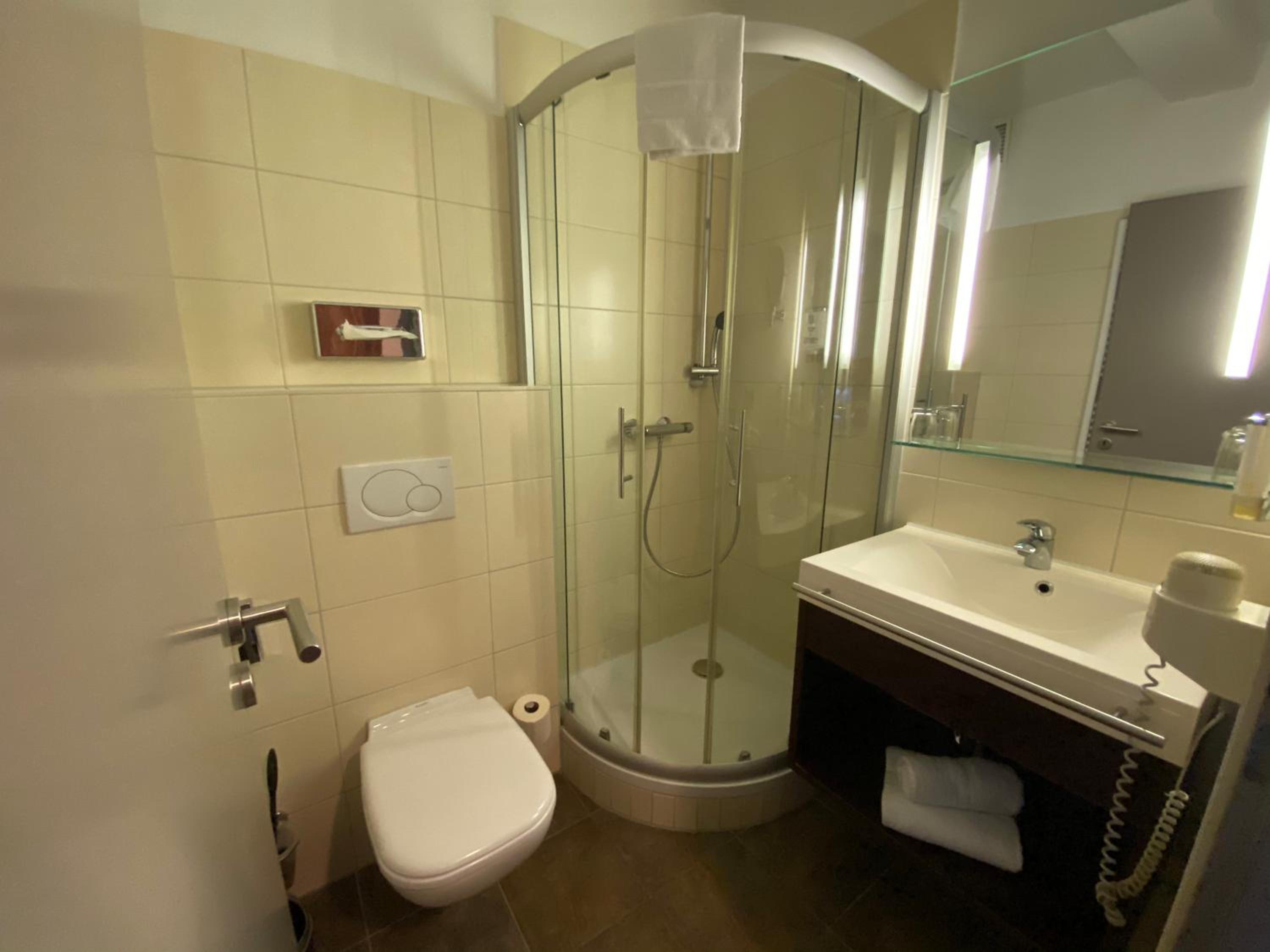 Standard Double Room - Photo 2