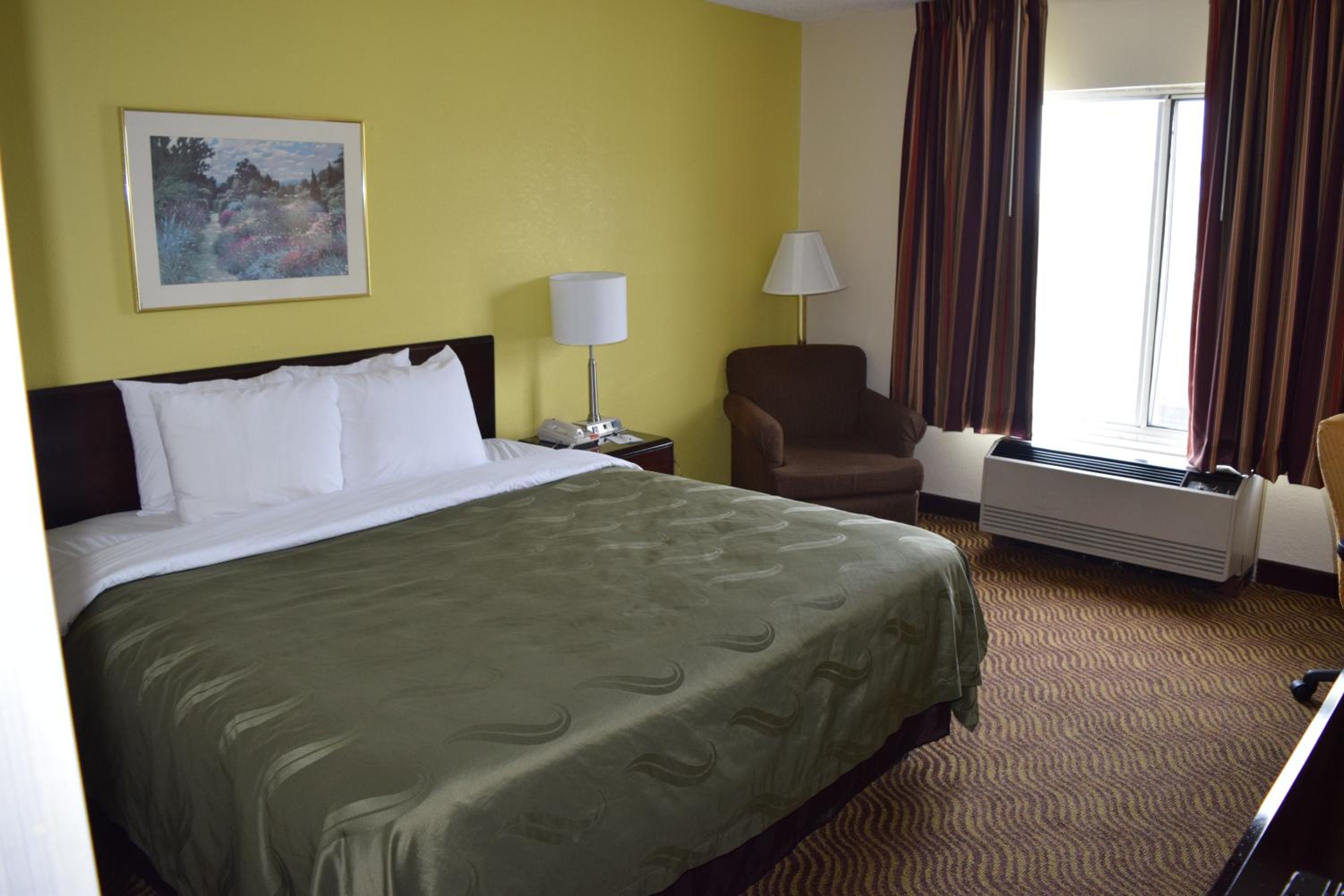 King Room - Disability Access/Non-Smoking - Photo 4