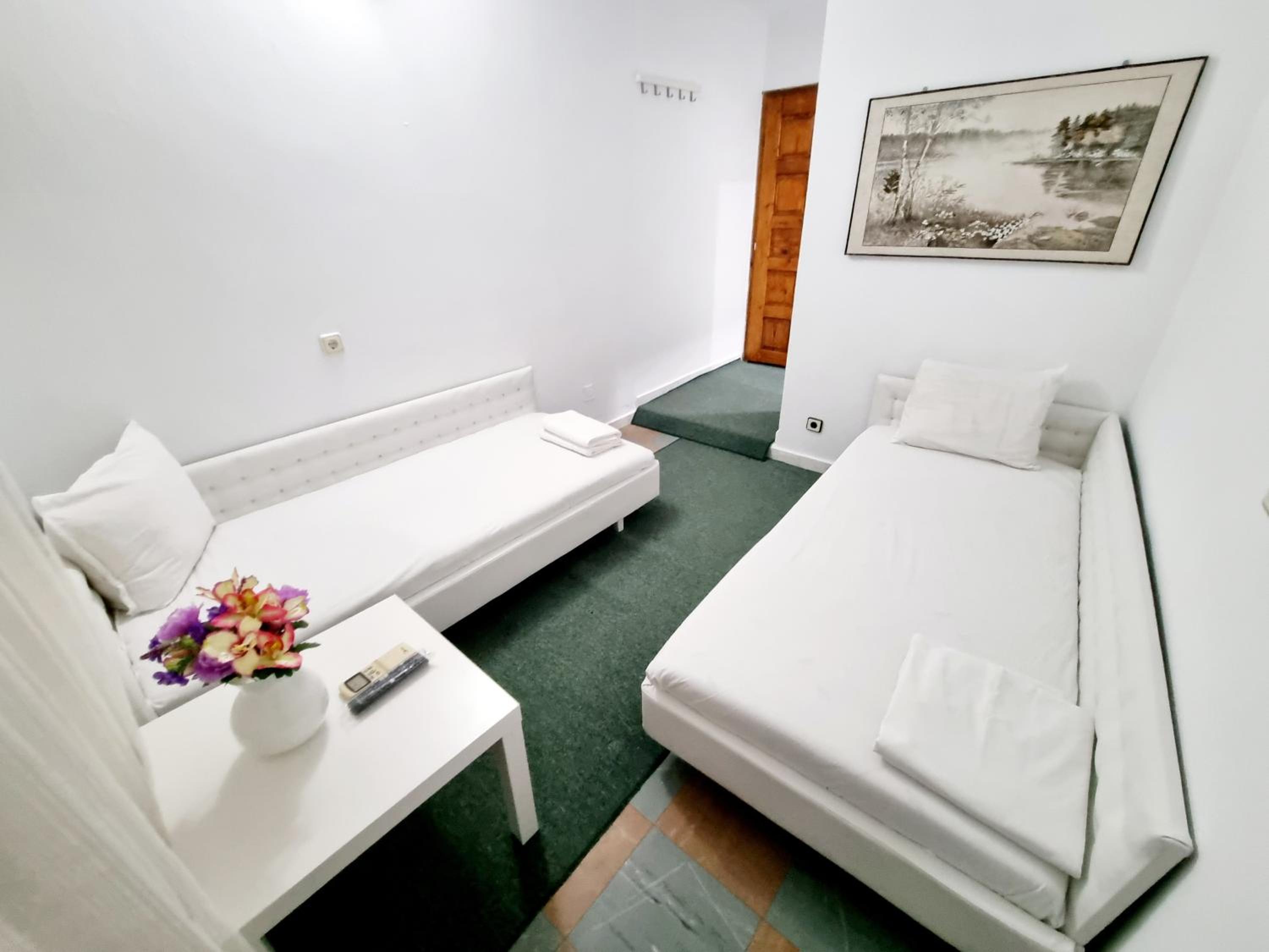 Twin Room with Balcony - Photo 1