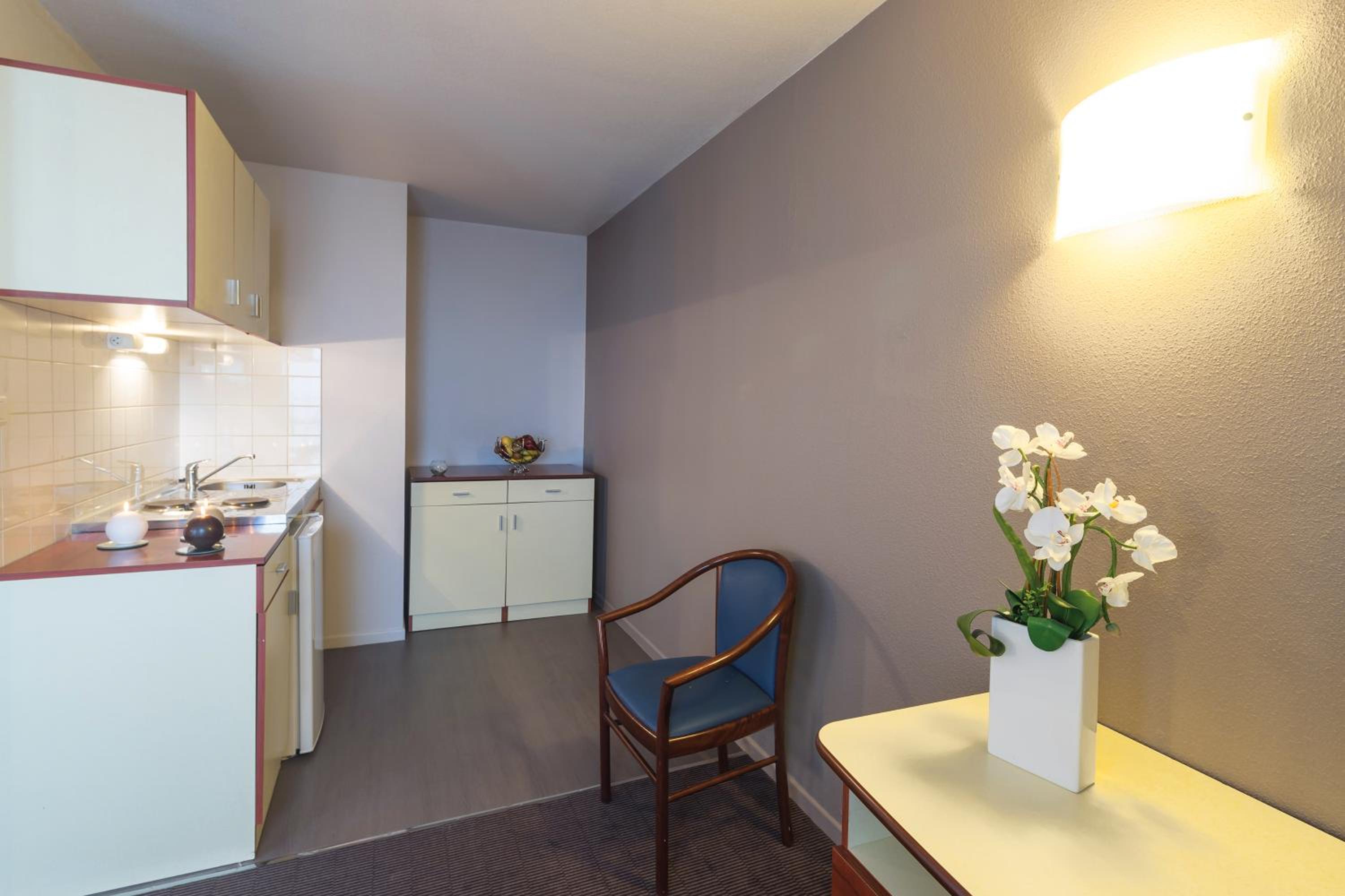 Premium Two-Bedroom Apartment - Photo 5