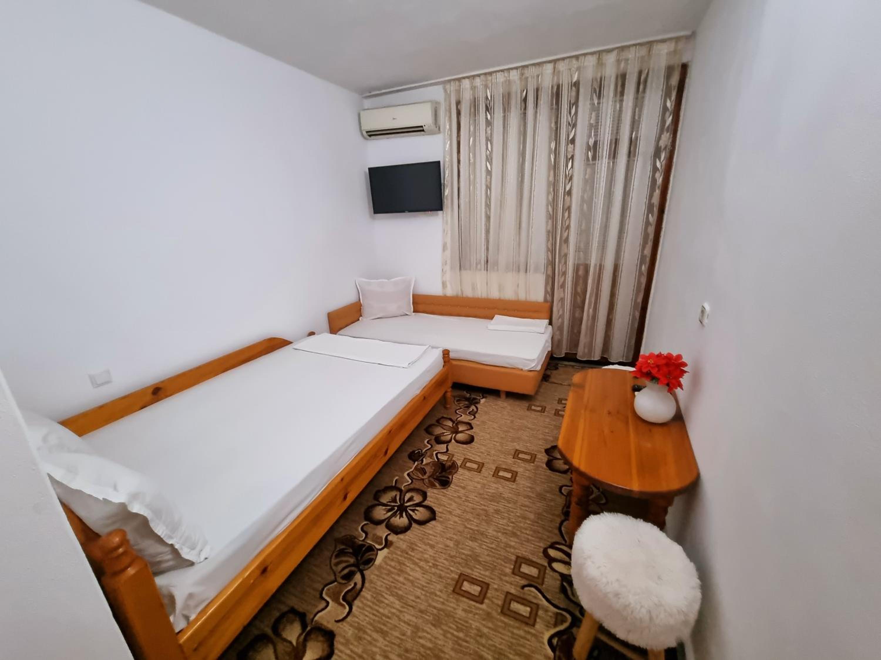 Basic Triple Room - Photo 2