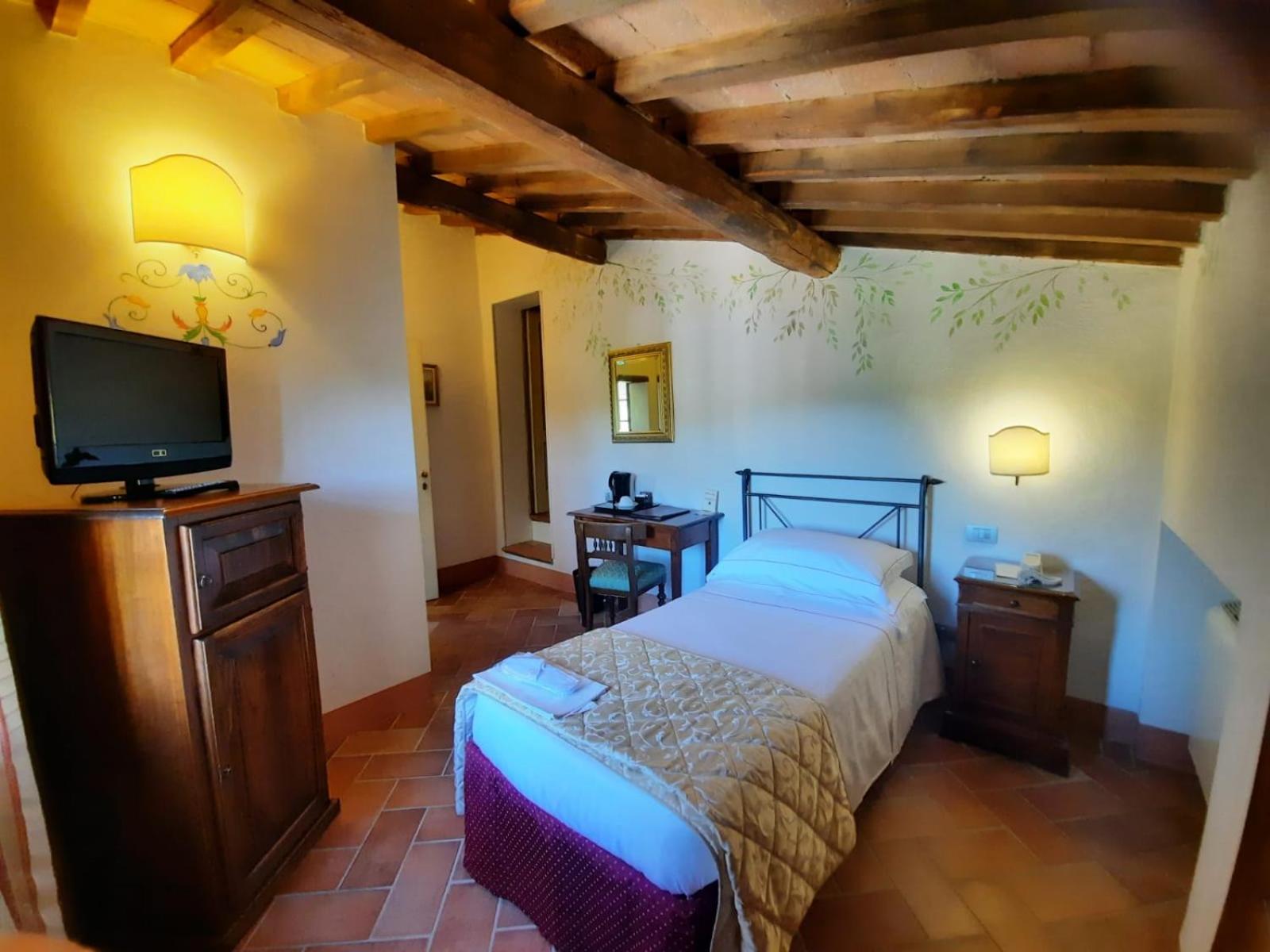 Single Room - Photo 3