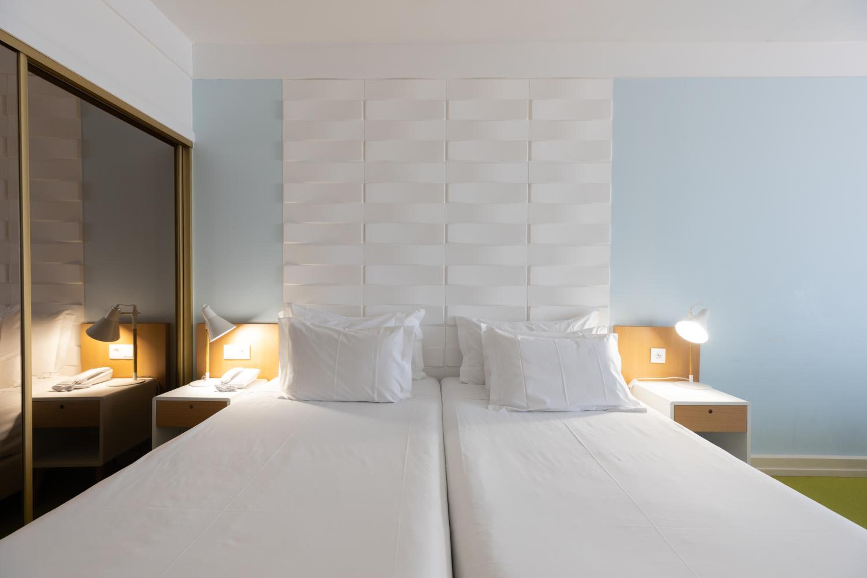 Double or Twin Room - Photo 6