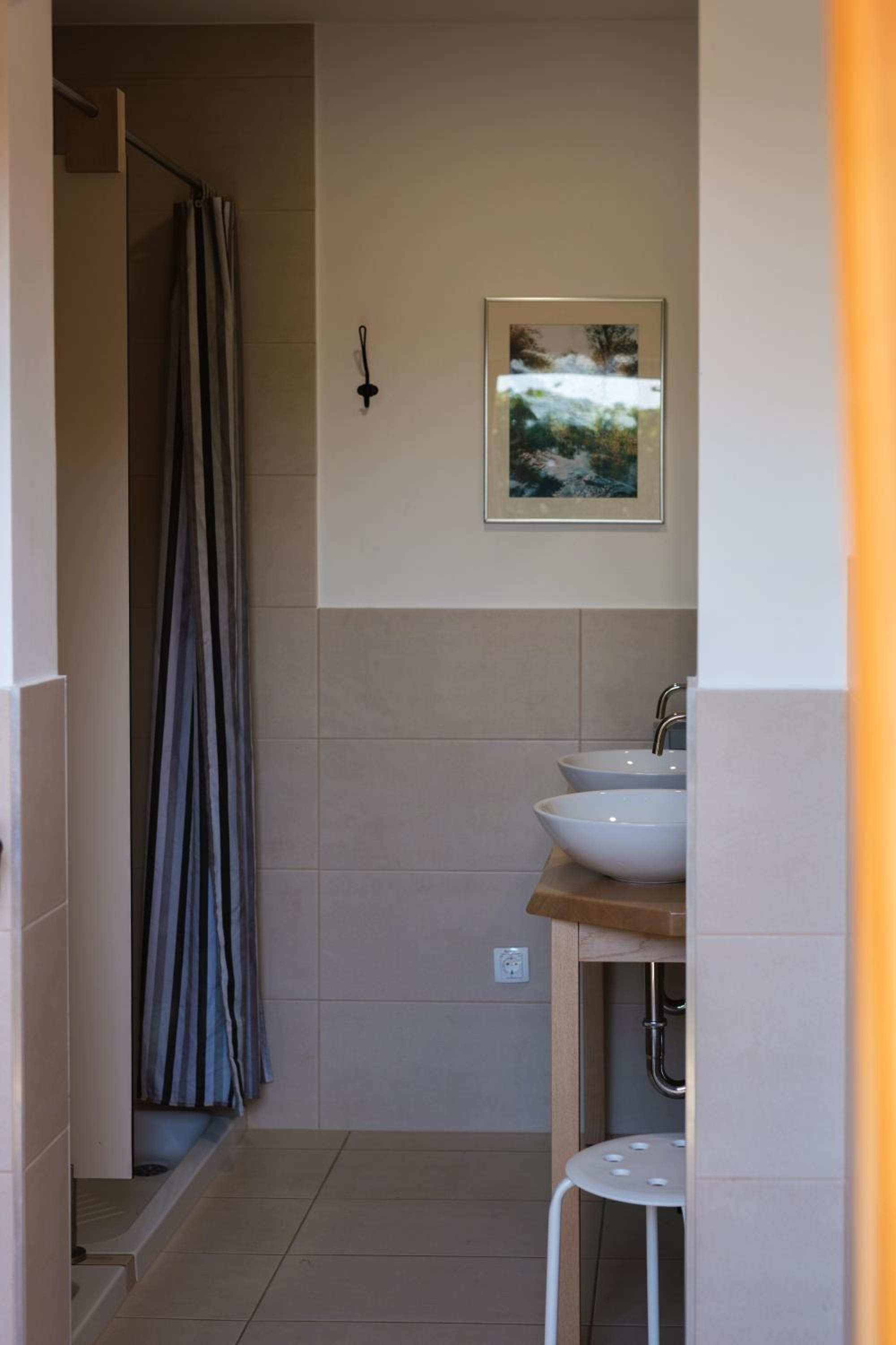 Chalet with ensuite Toilet and Sink photo 2
