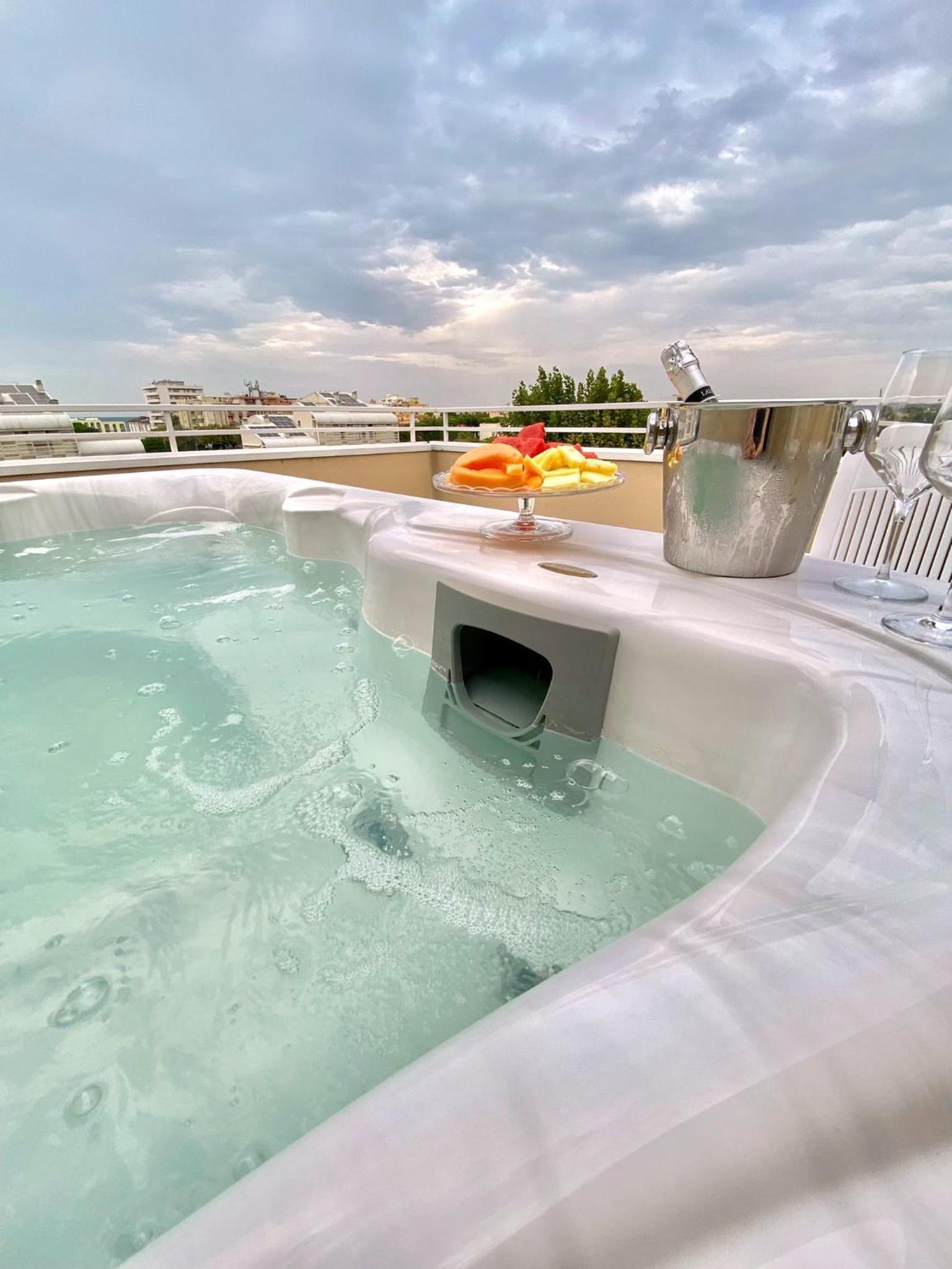 Junior Suite with Private Pool photo 3