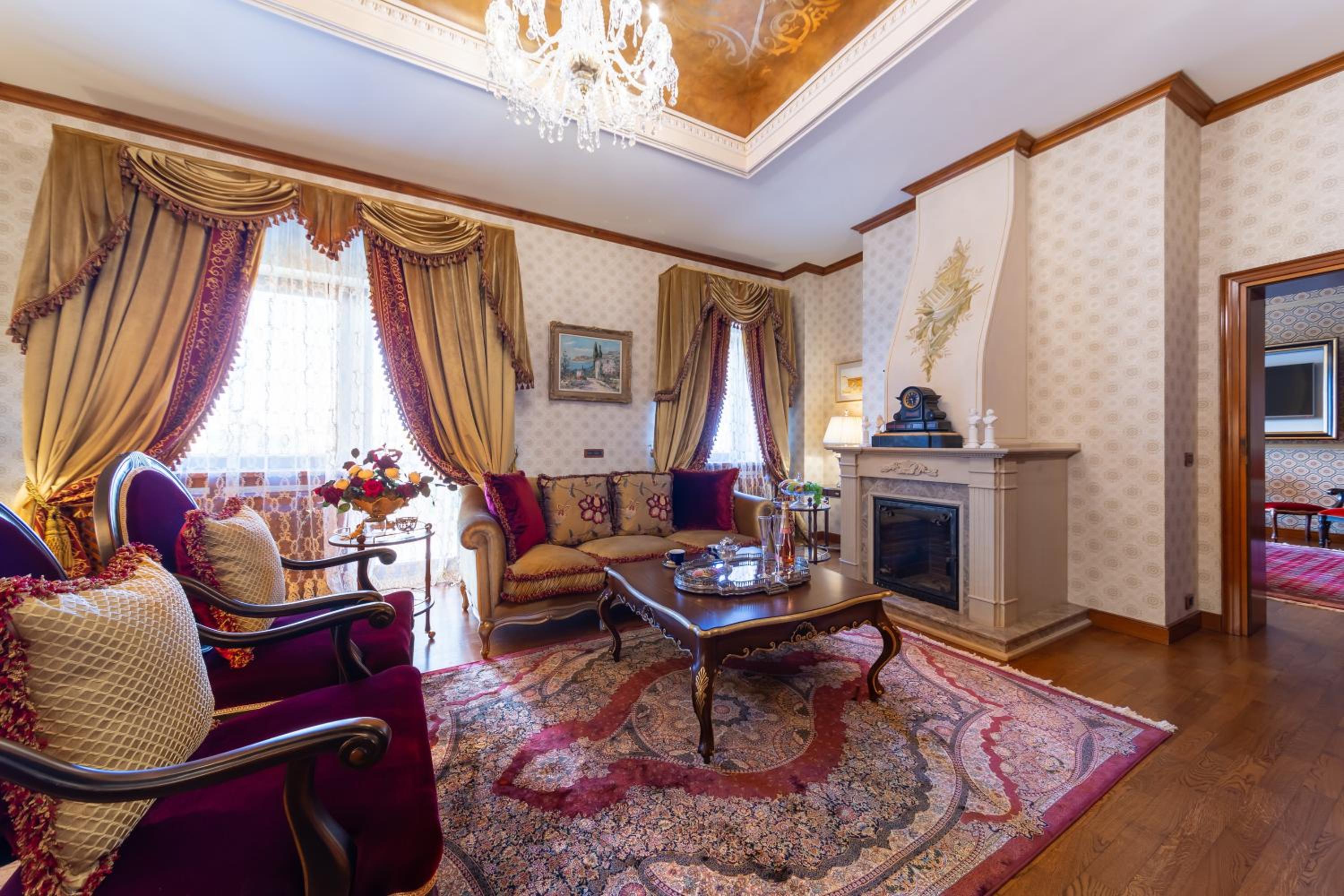Royal Suite photo 3
