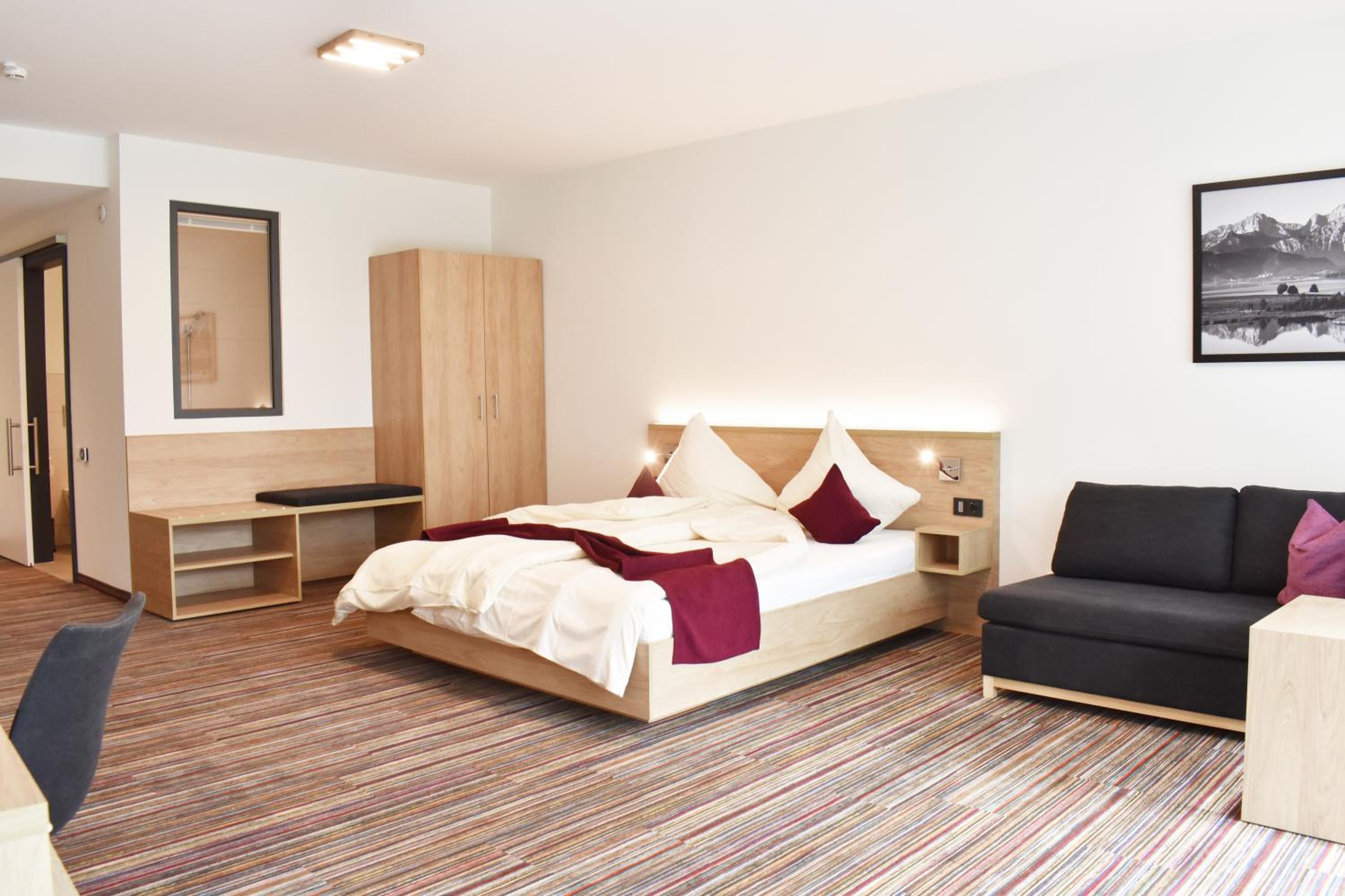 Double Room - Disability Access - Photo 8
