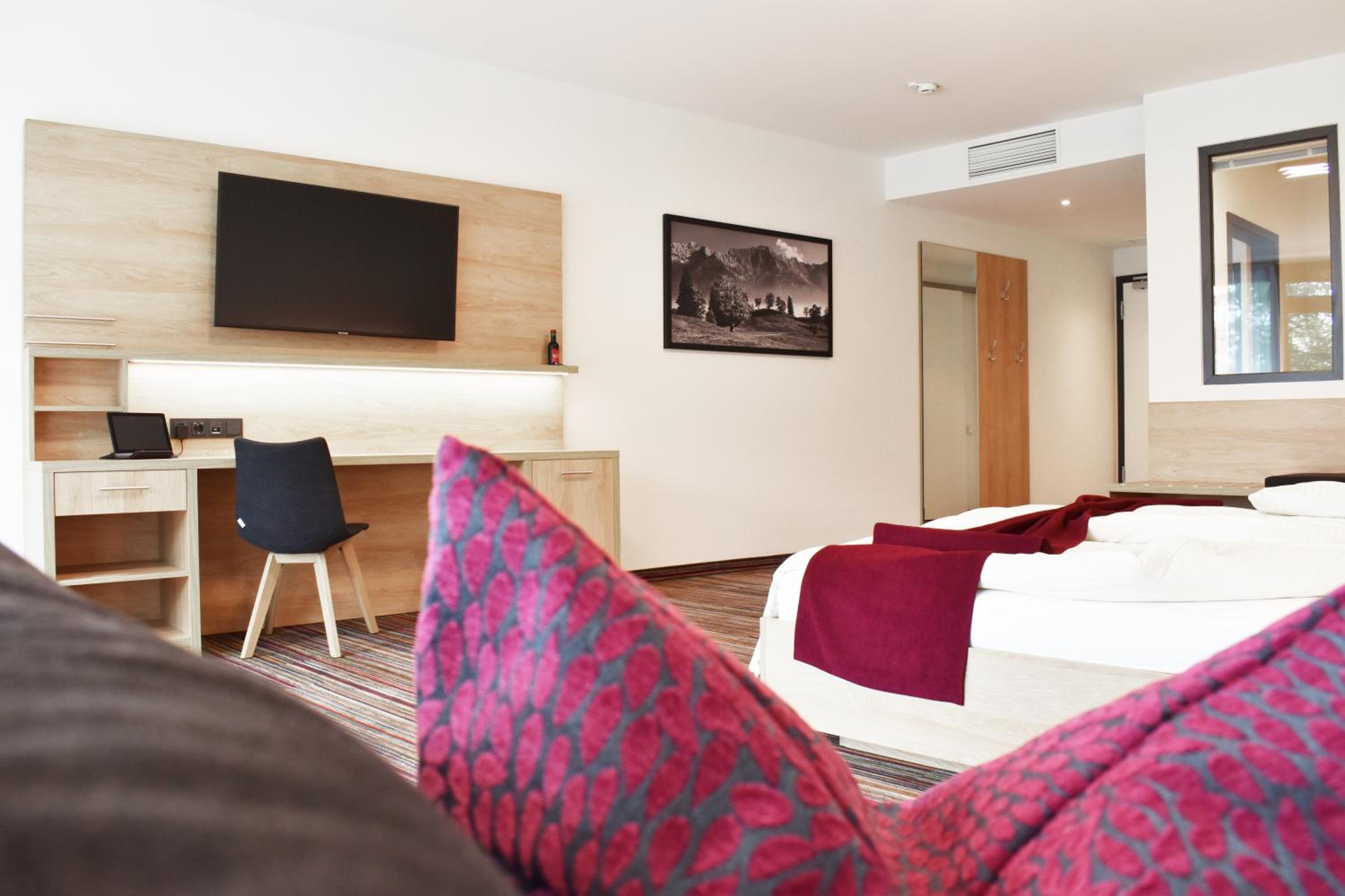 Double Room - Disability Access - Photo 1
