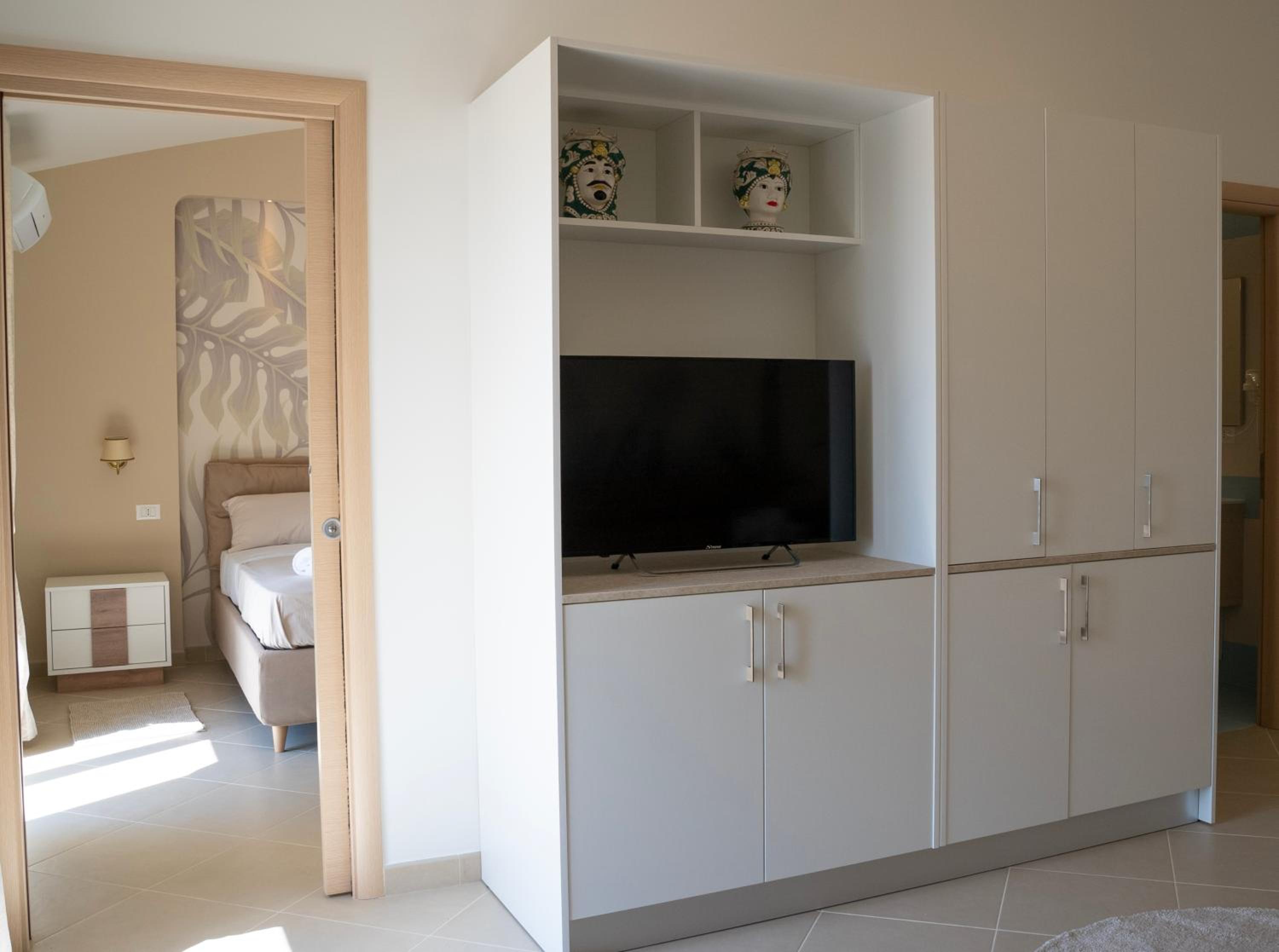 Apartment with Terrace - Photo 3
