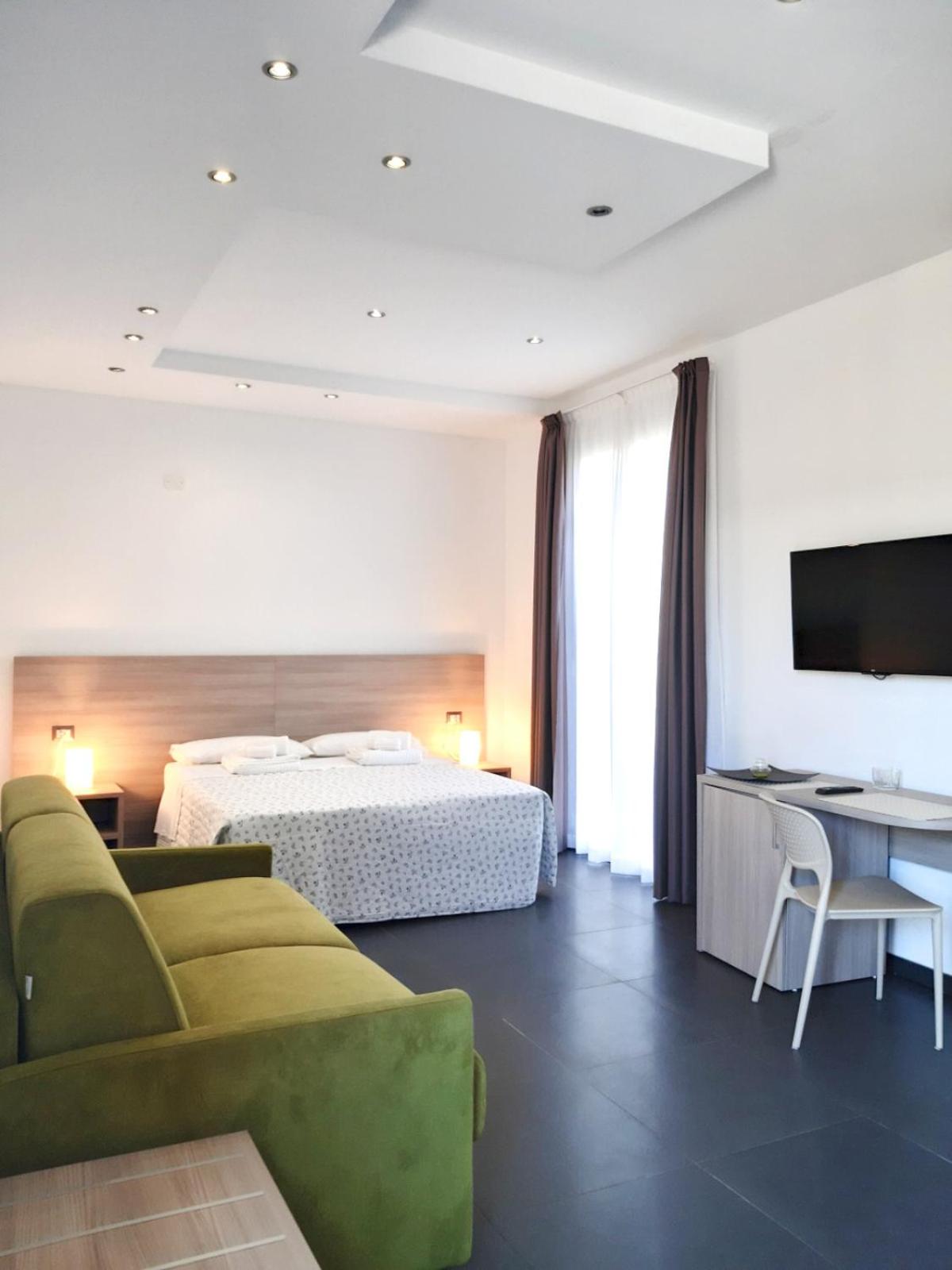 Quadruple Room with Terrace