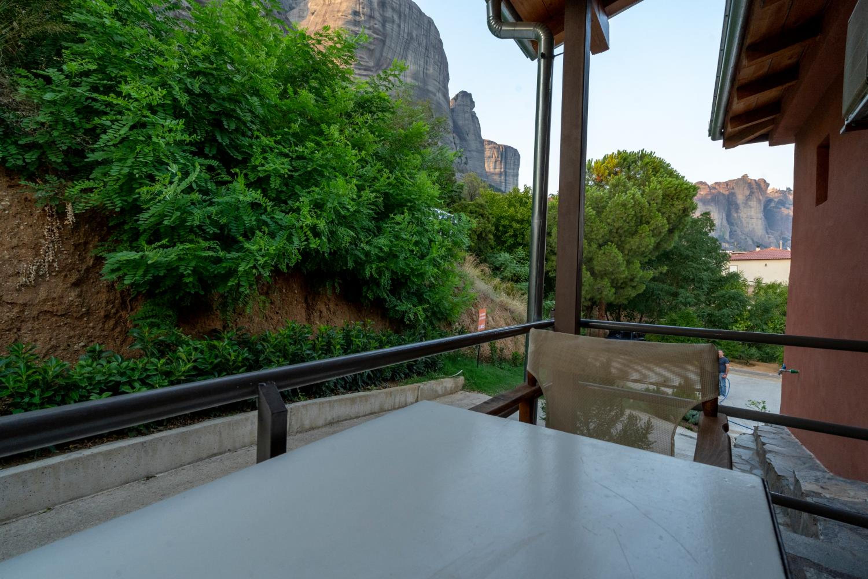 Double Room with Balcony - Photo 16