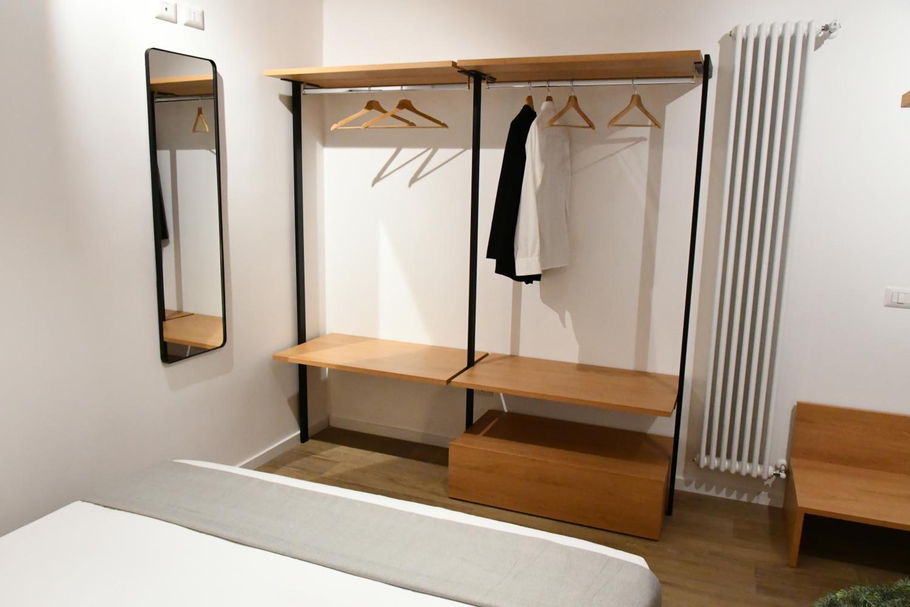 Double Room with Balcony - Photo 3