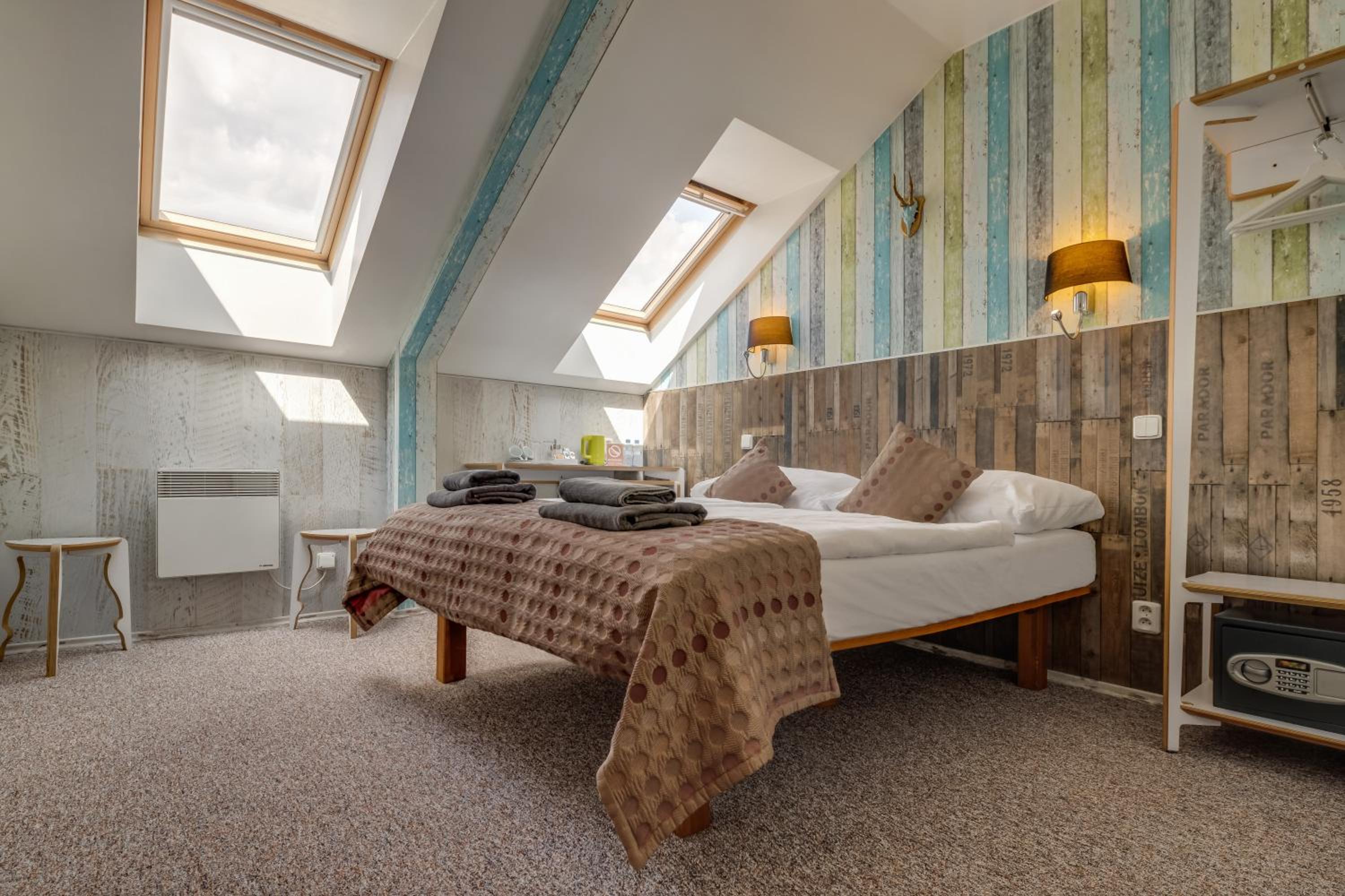 Double or Twin Room - Photo 4