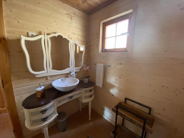 Three-Bedroom Chalet - Photo 2