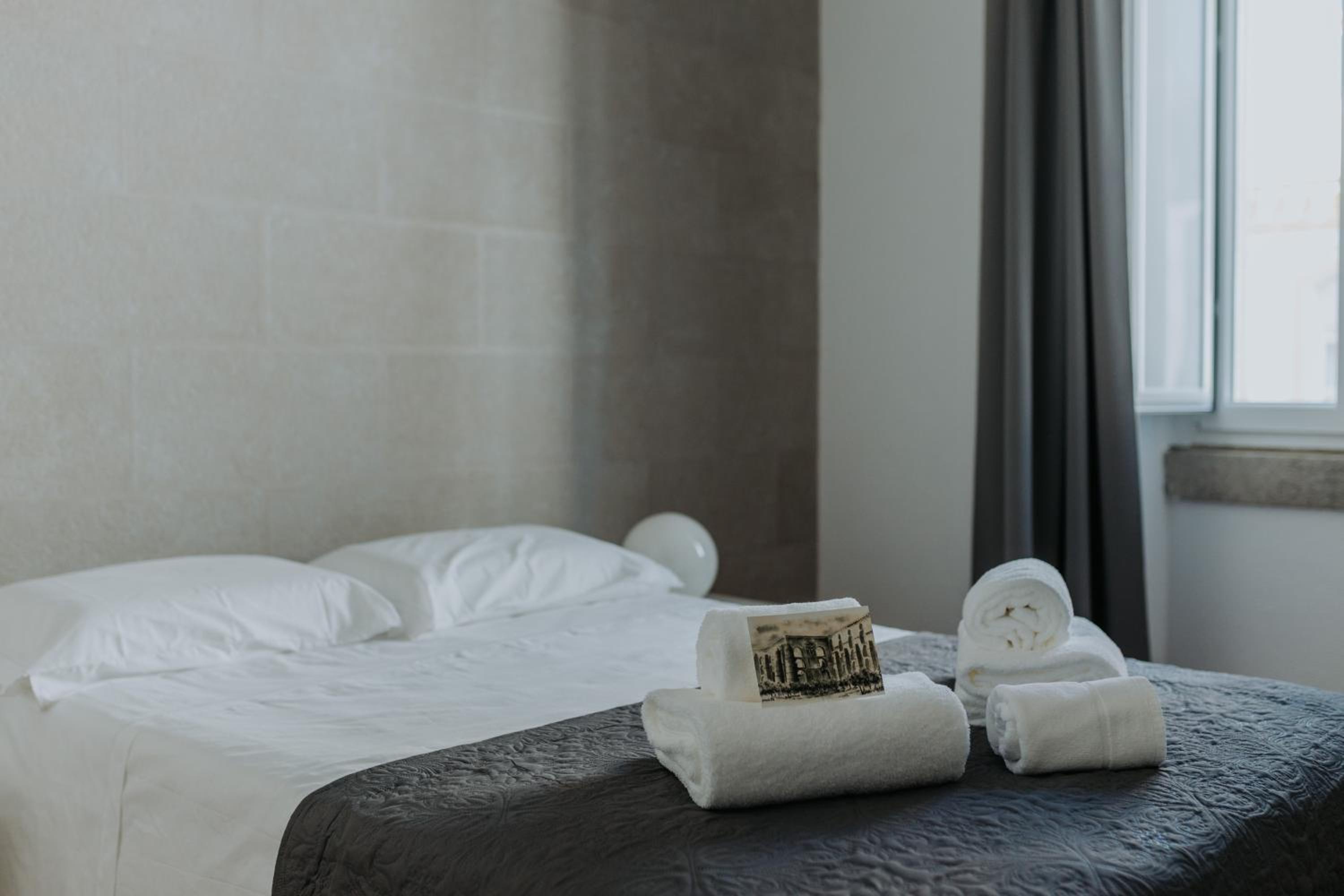 Double Room with Private Bathroom - Photo 1