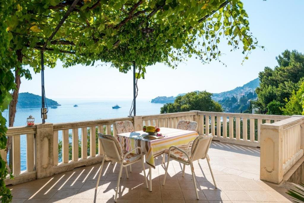 Two Bedroom Apartment with Terrace and Sea View photo 3